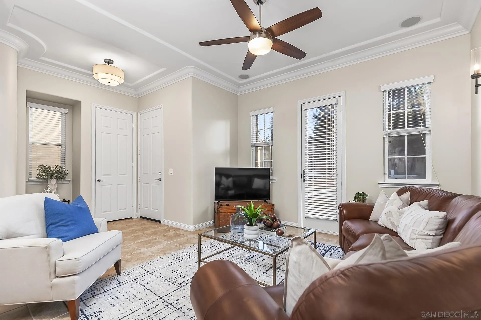 https://cdn.realtyfeed.com/cdn/127/250037051/f4058ea12fd9b79492f8b94c4008857f.webp