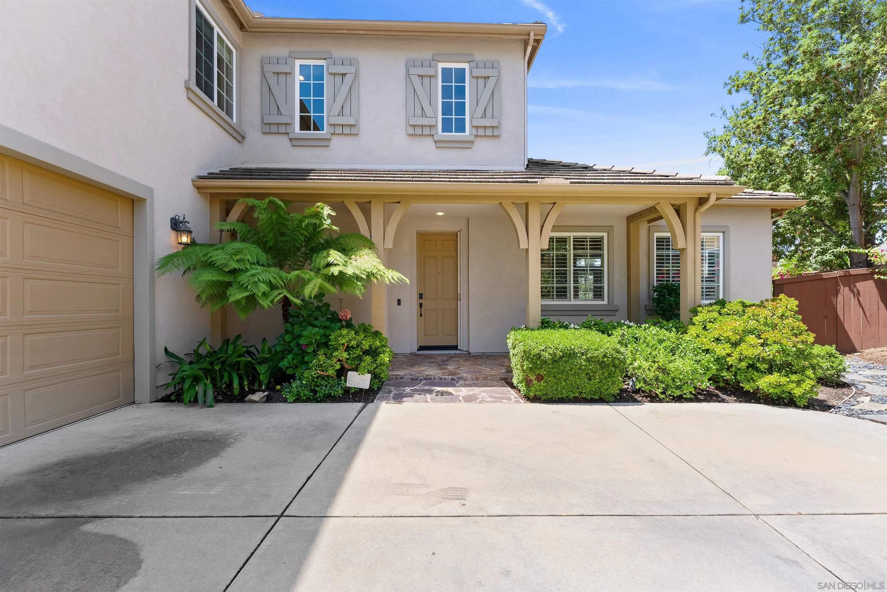 https://cdn.realtyfeed.com/cdn/127/250037053/127fb26d62652b4f39f5f7151f132467.webp