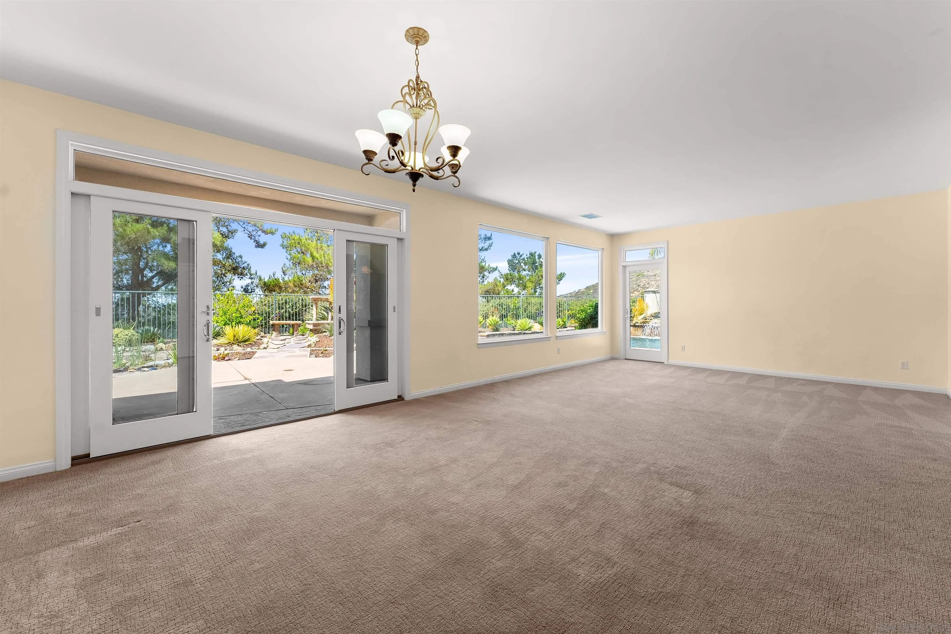 https://cdn.realtyfeed.com/cdn/127/250037053/3add35feb877d862acb3c3a830cf0c28.webp