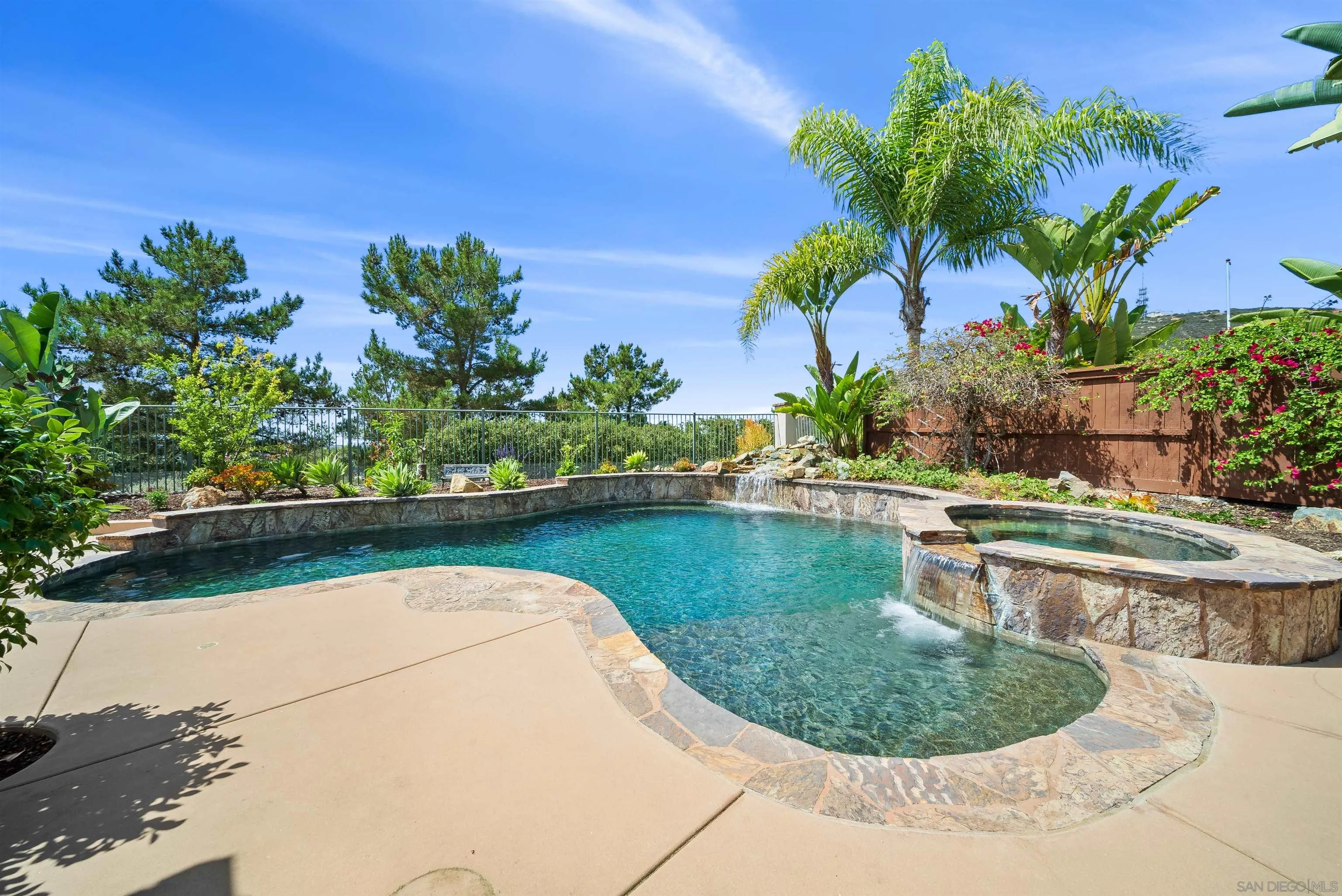https://cdn.realtyfeed.com/cdn/127/250037053/4839f82c4ab7eba9a330b765daac3a27.webp