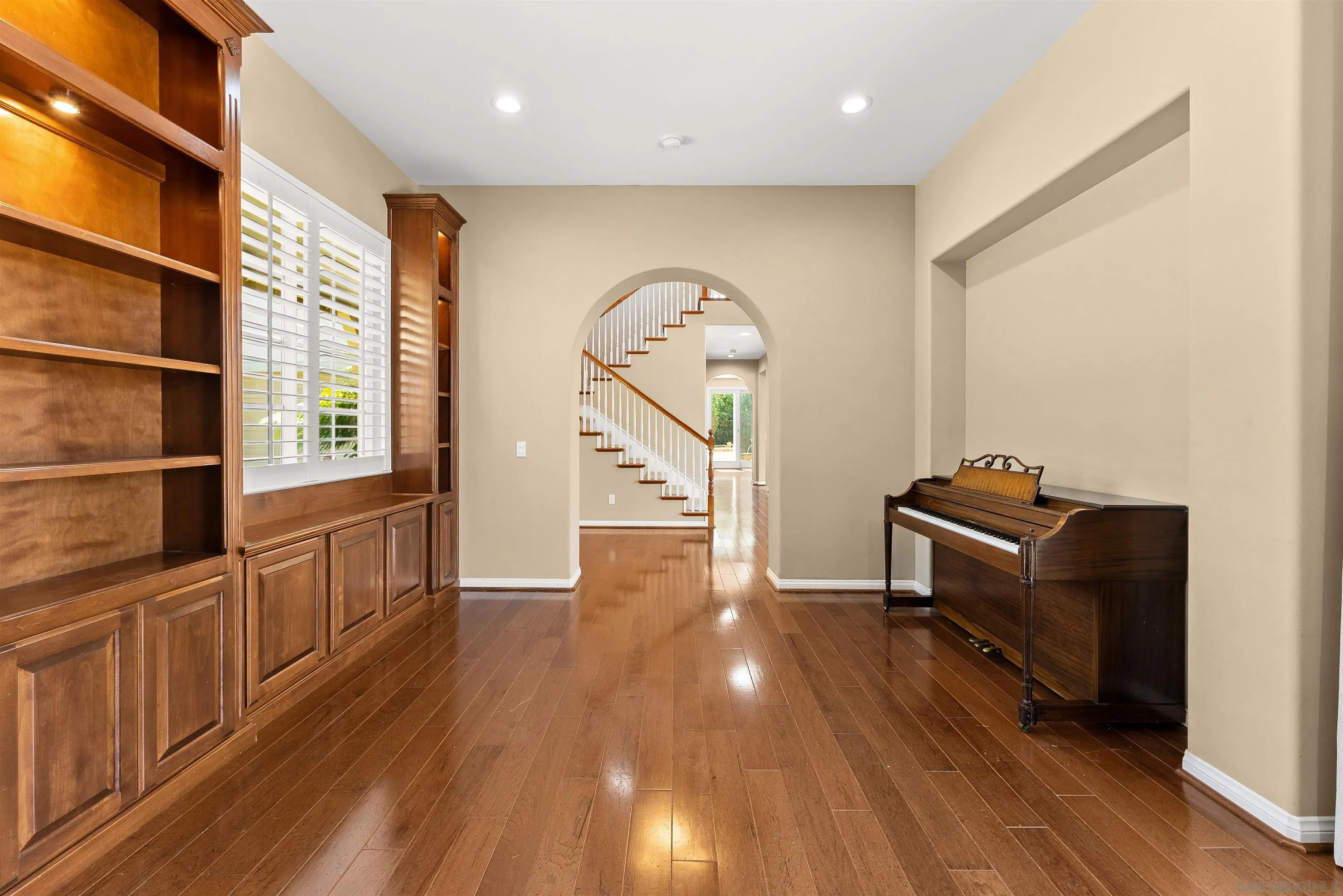 https://cdn.realtyfeed.com/cdn/127/250037053/61780b9ae89ccf48304eaf5f335ad275.webp