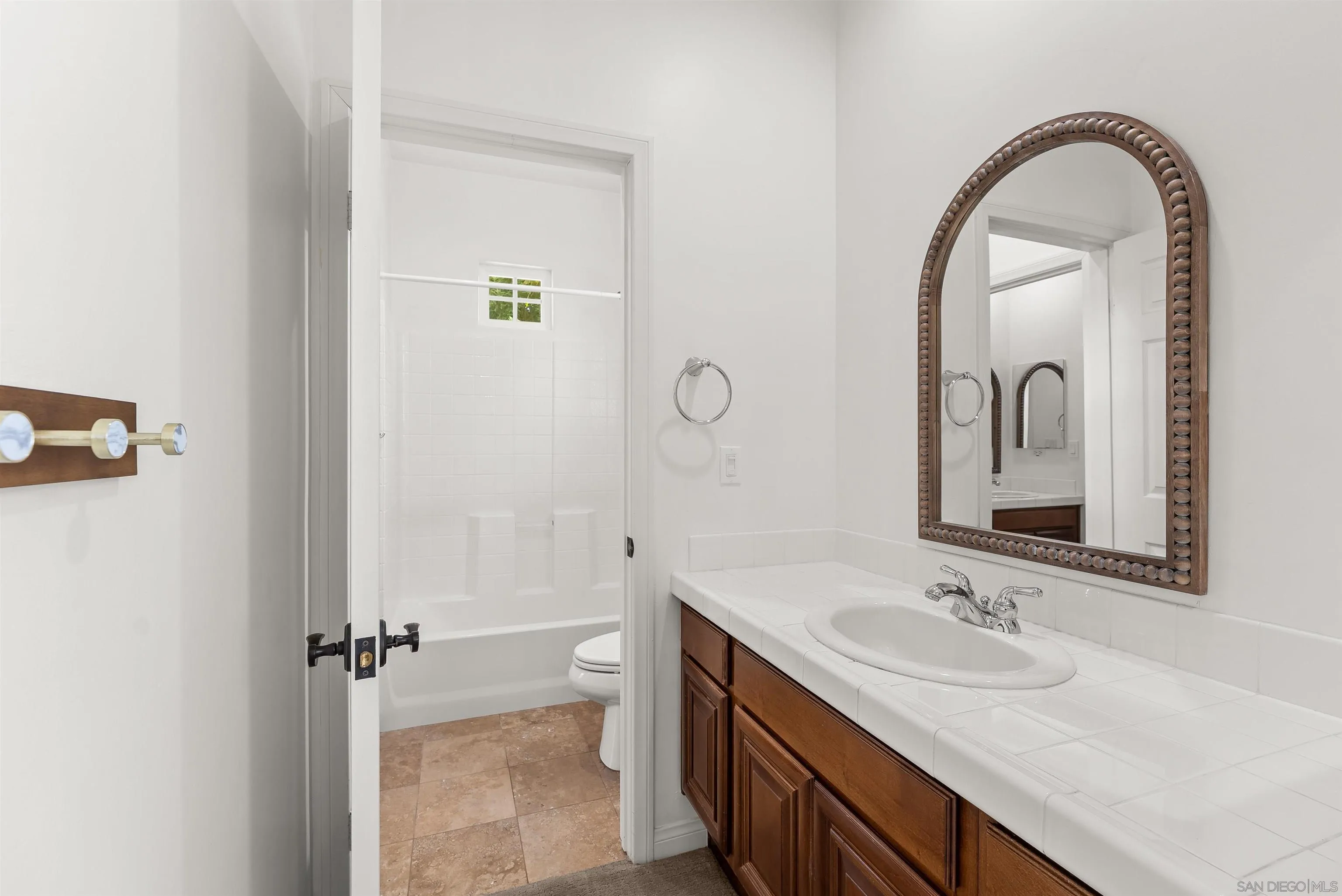 https://cdn.realtyfeed.com/cdn/127/250037053/9364c07602f9c48fb695f6310fcfbe76.webp