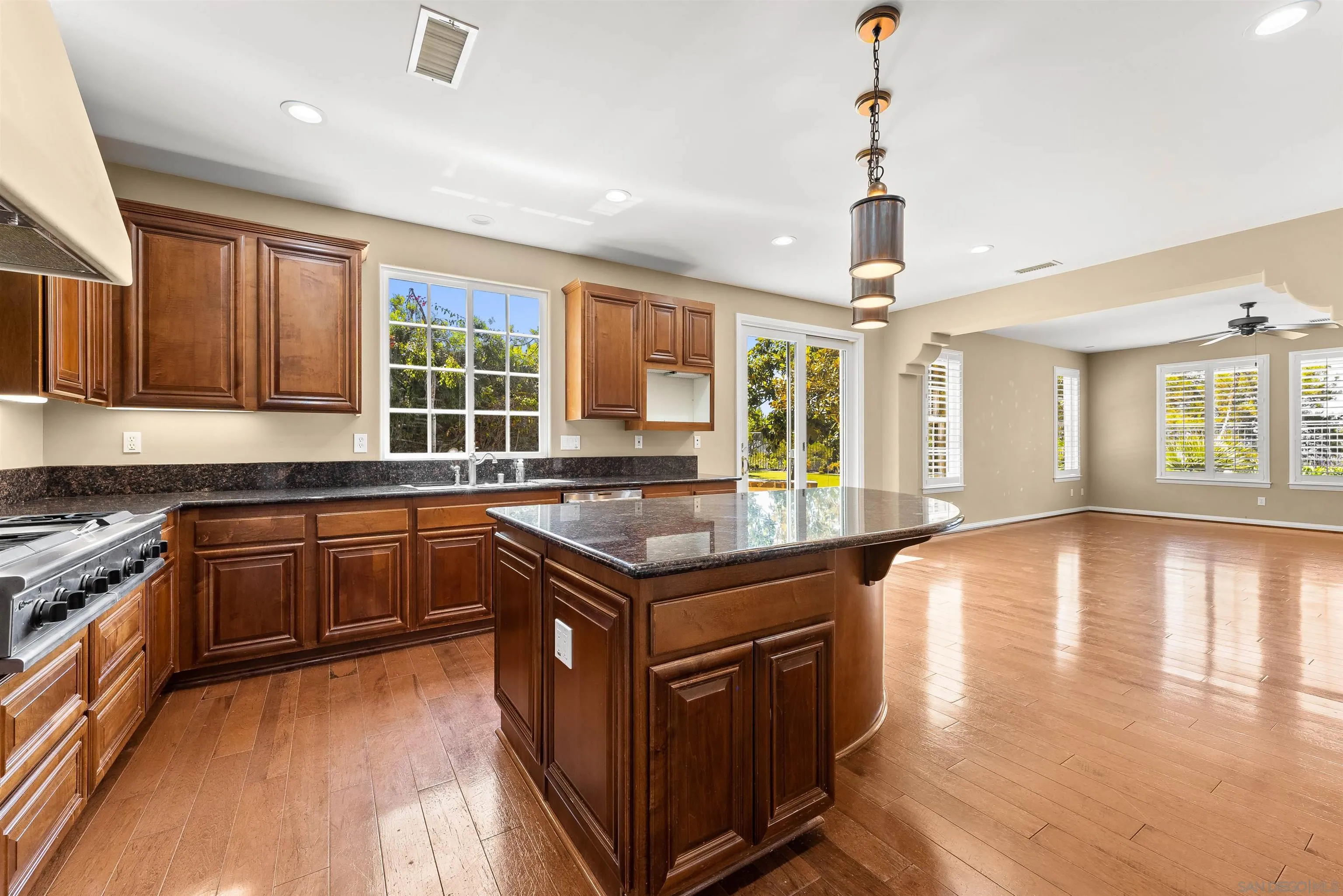 https://cdn.realtyfeed.com/cdn/127/250037053/afcc91184c74315a2cc13c4bedf0f42b.webp