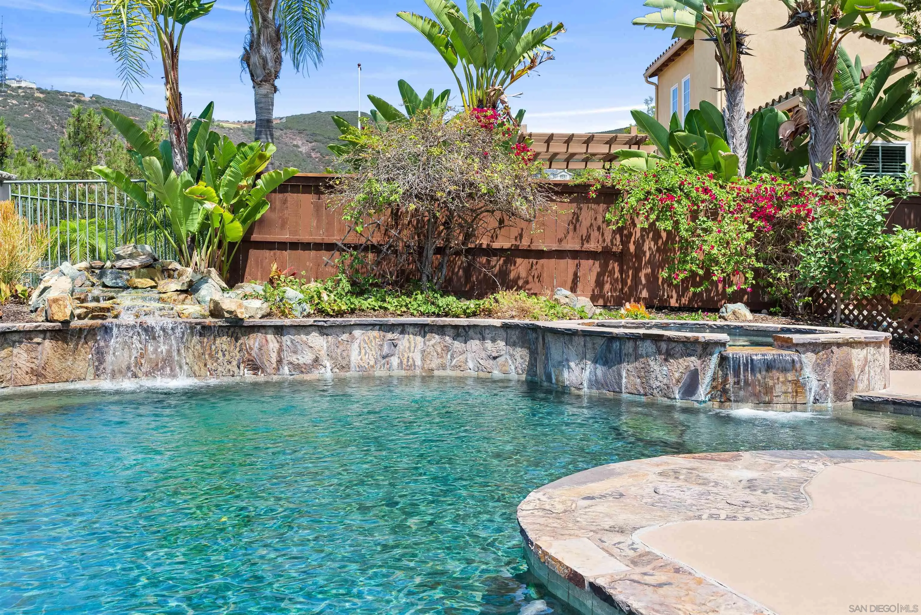 https://cdn.realtyfeed.com/cdn/127/250037053/c628098e6680de15fc80620e72e333ef.webp