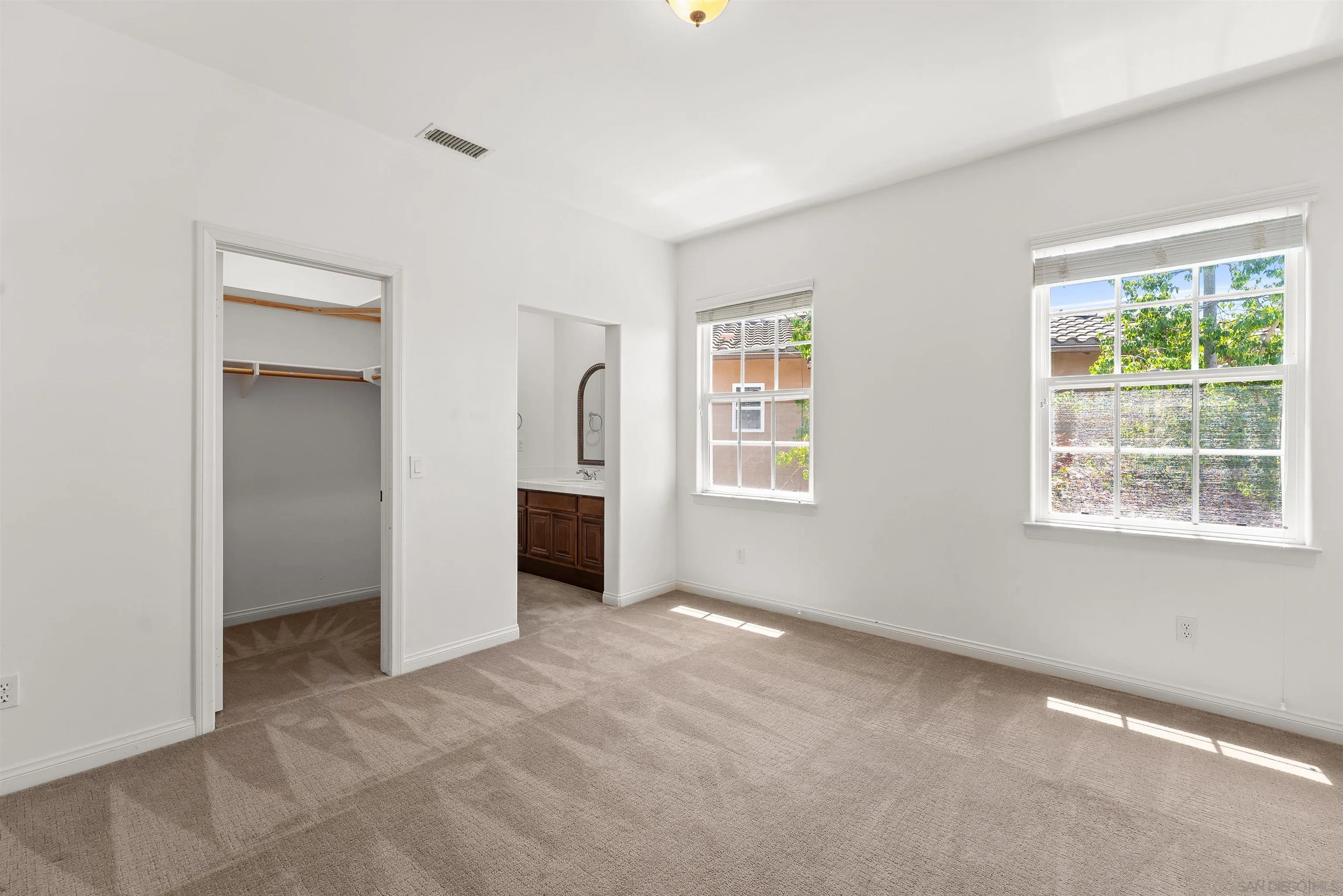 https://cdn.realtyfeed.com/cdn/127/250037053/d09729ac4baddba035c7eeb68e87530a.webp