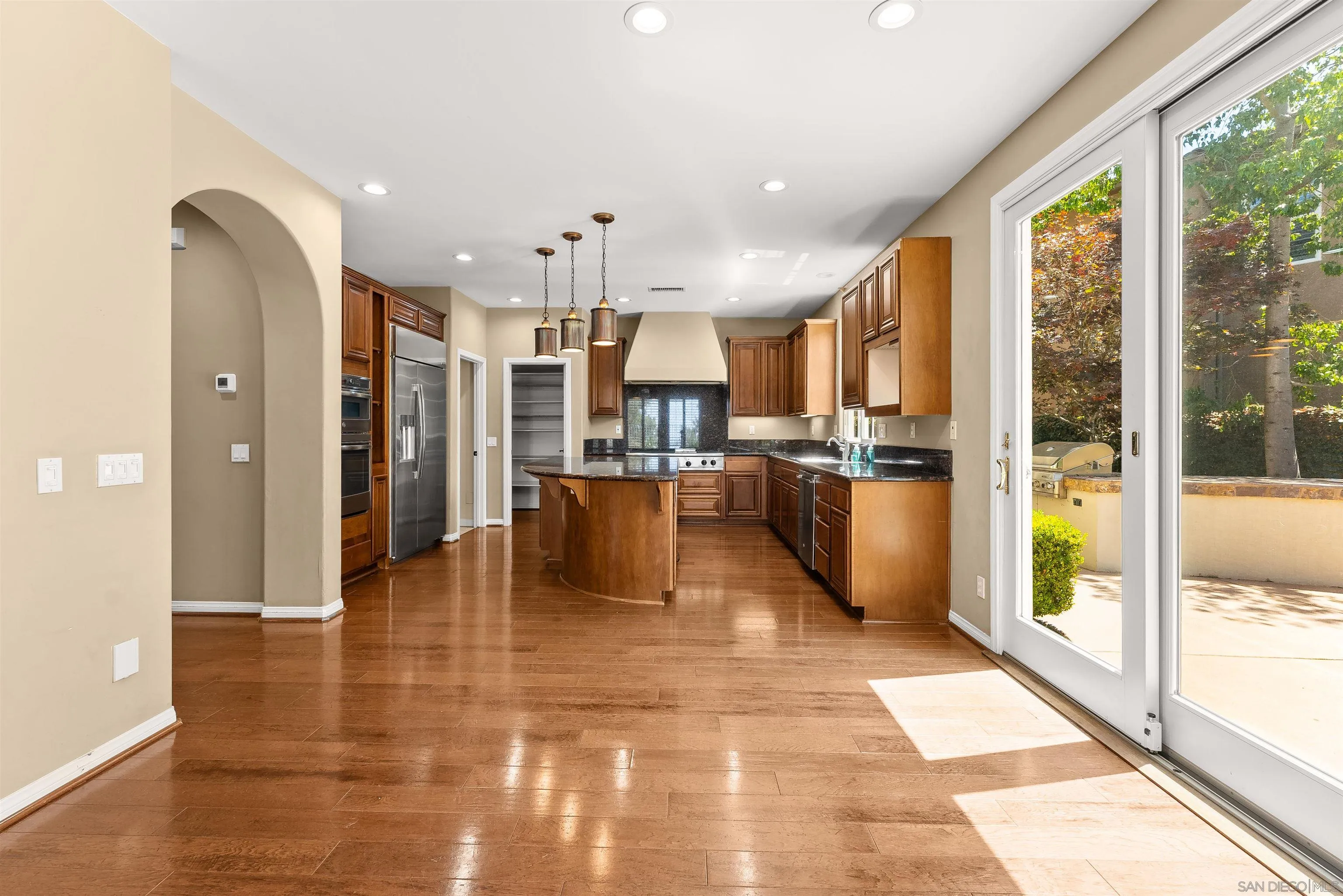 https://cdn.realtyfeed.com/cdn/127/250037053/d5b355daad9cf22f4d458acd854953ff.webp