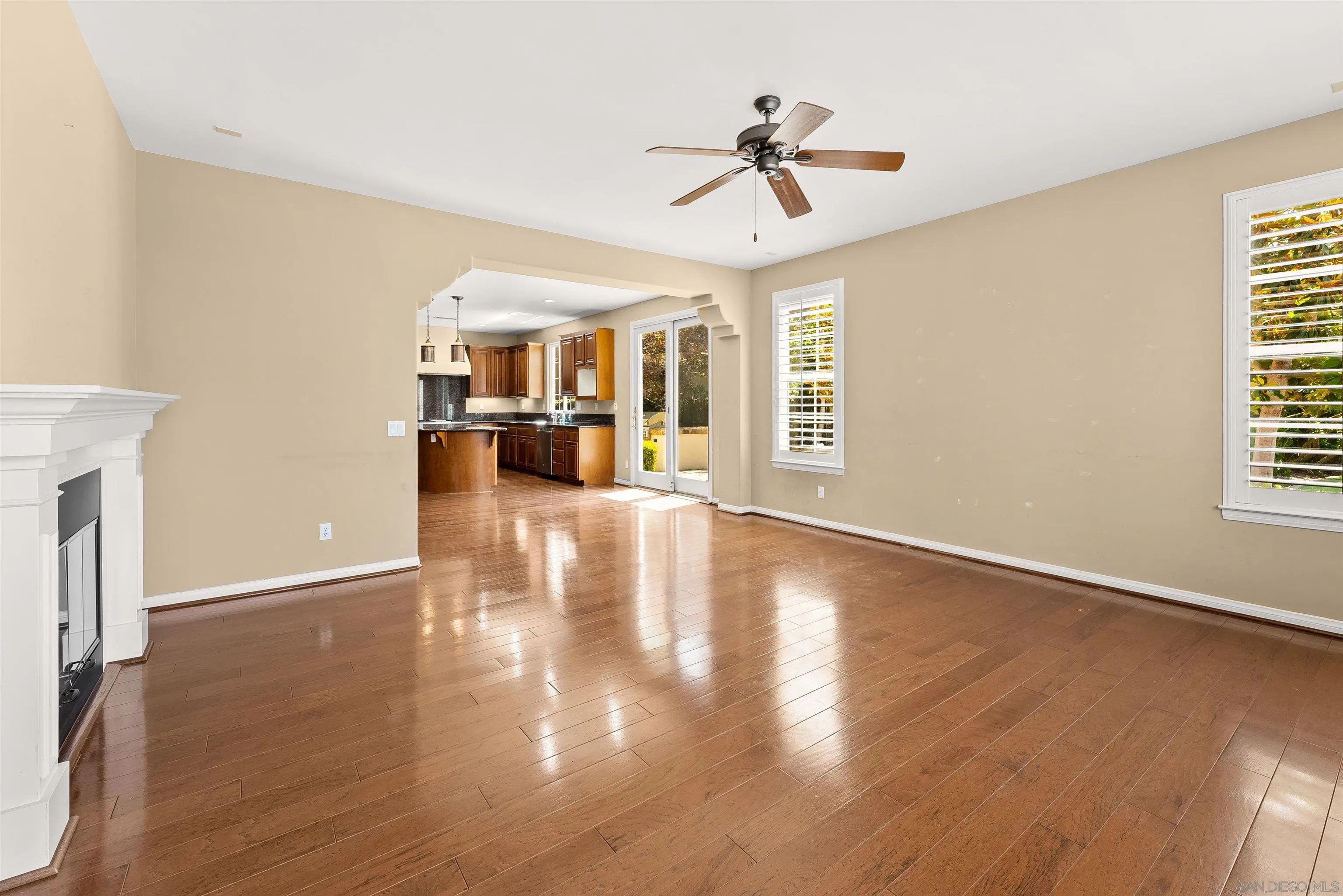 https://cdn.realtyfeed.com/cdn/127/250037053/da1cb4aa5a71d225e58a782119eb649c.webp