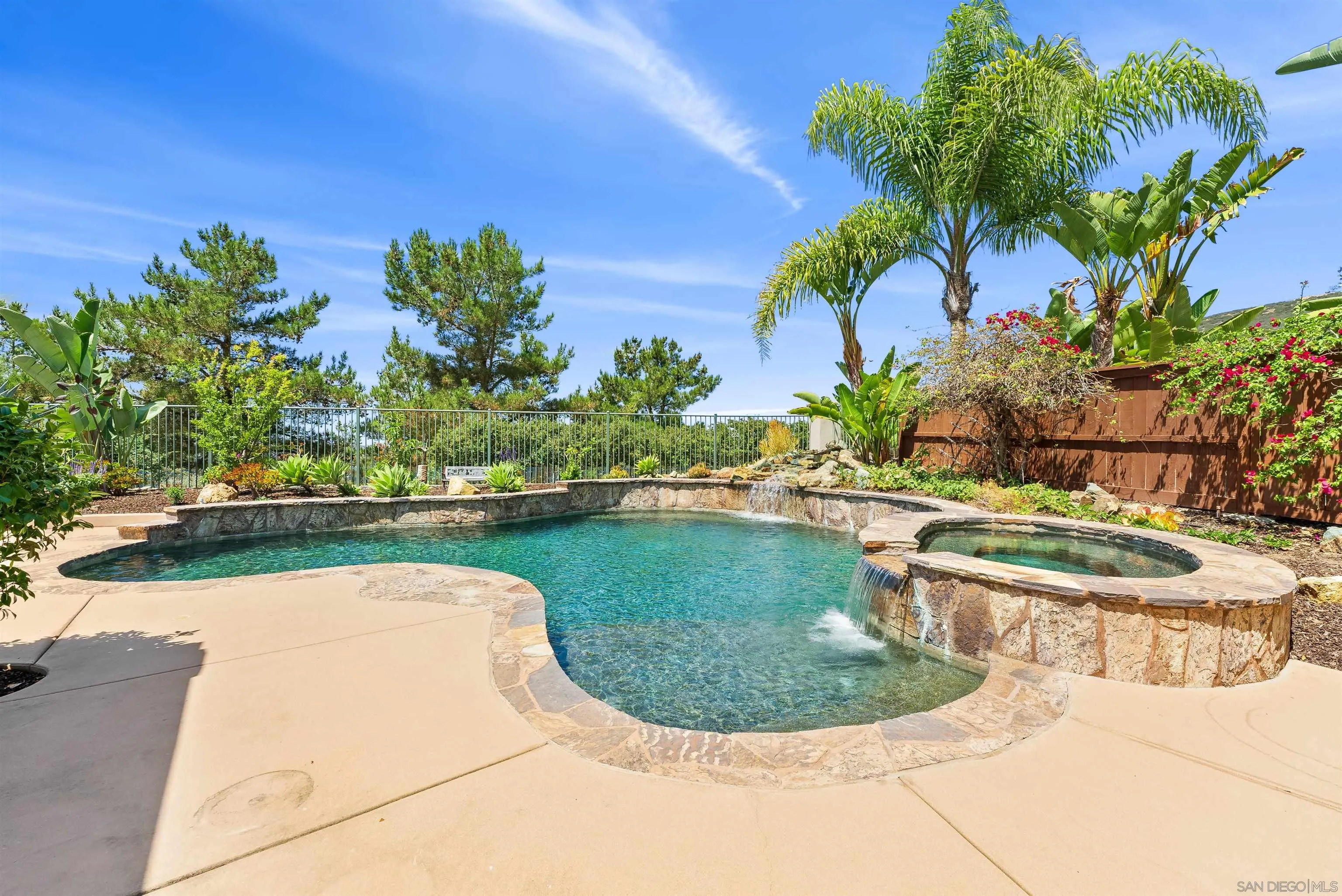 https://cdn.realtyfeed.com/cdn/127/250037053/ea1b15a466c8e4967951c5f9a00ac66a.webp