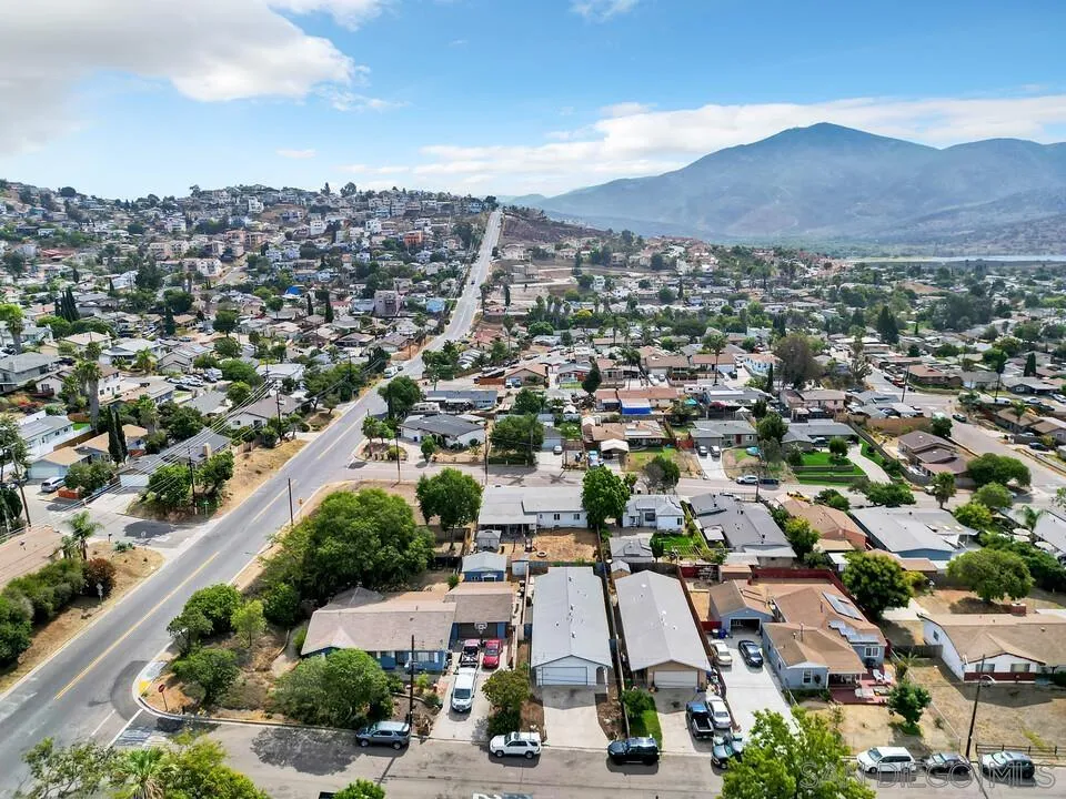 https://cdn.realtyfeed.com/cdn/127/250037056/29210175f2a14b7cfee43341b9c74b96.webp
