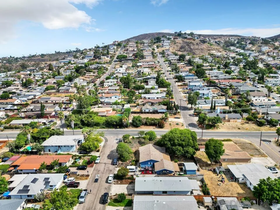 https://cdn.realtyfeed.com/cdn/127/250037056/aac7ac42c1ec9135ed8135d09f96f291.webp