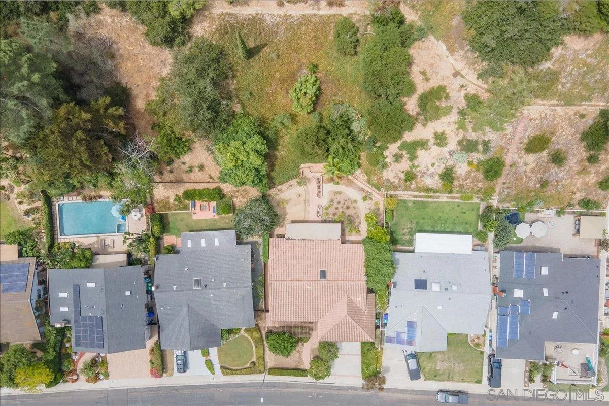 https://cdn.realtyfeed.com/cdn/127/250037057/12ee42e166d09277a353fc3334e947d6.webp