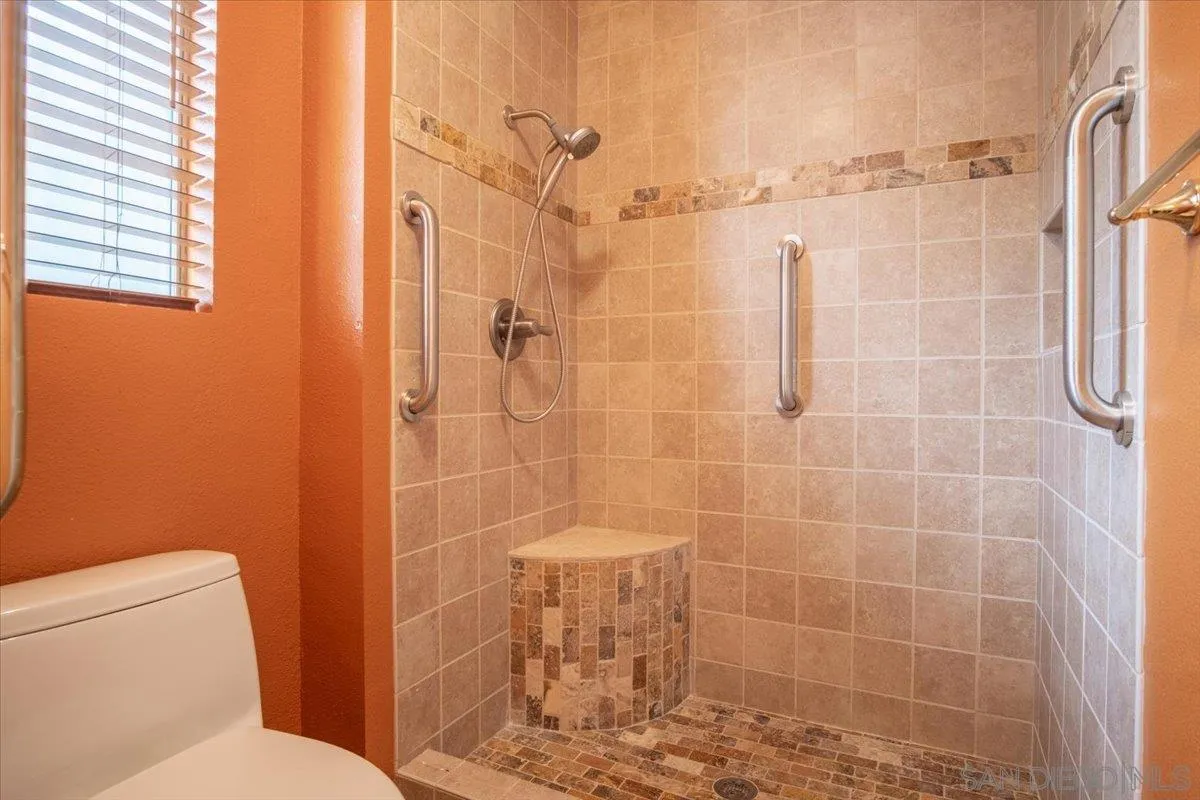 https://cdn.realtyfeed.com/cdn/127/250037057/5a4c91369da12e2869efcfb8cb26c0cd.webp