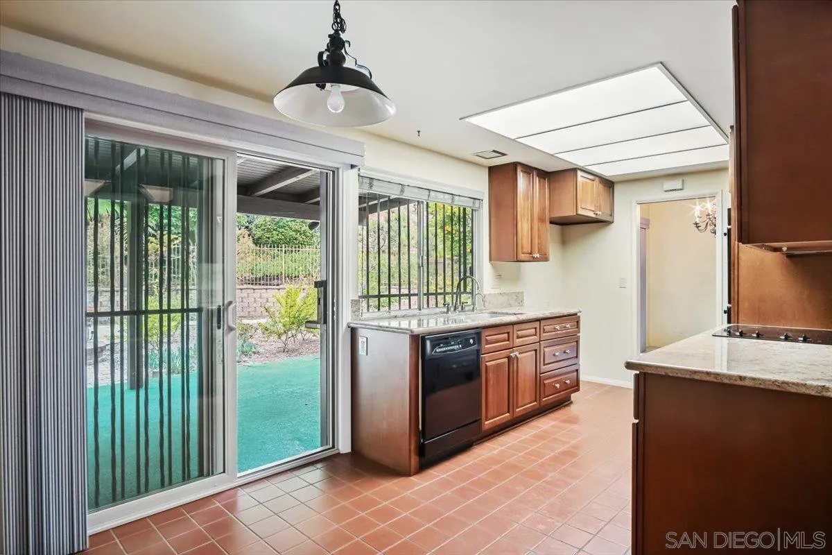 https://cdn.realtyfeed.com/cdn/127/250037057/777b4bd38af5e263ac12e013a50509d4.webp