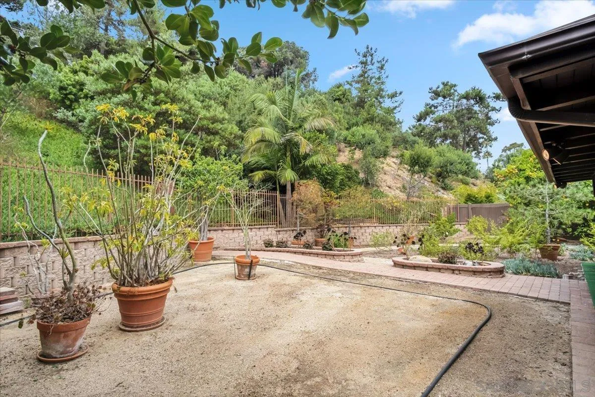 https://cdn.realtyfeed.com/cdn/127/250037057/9590b84f9d86eb537f9326ba56cbff56.webp