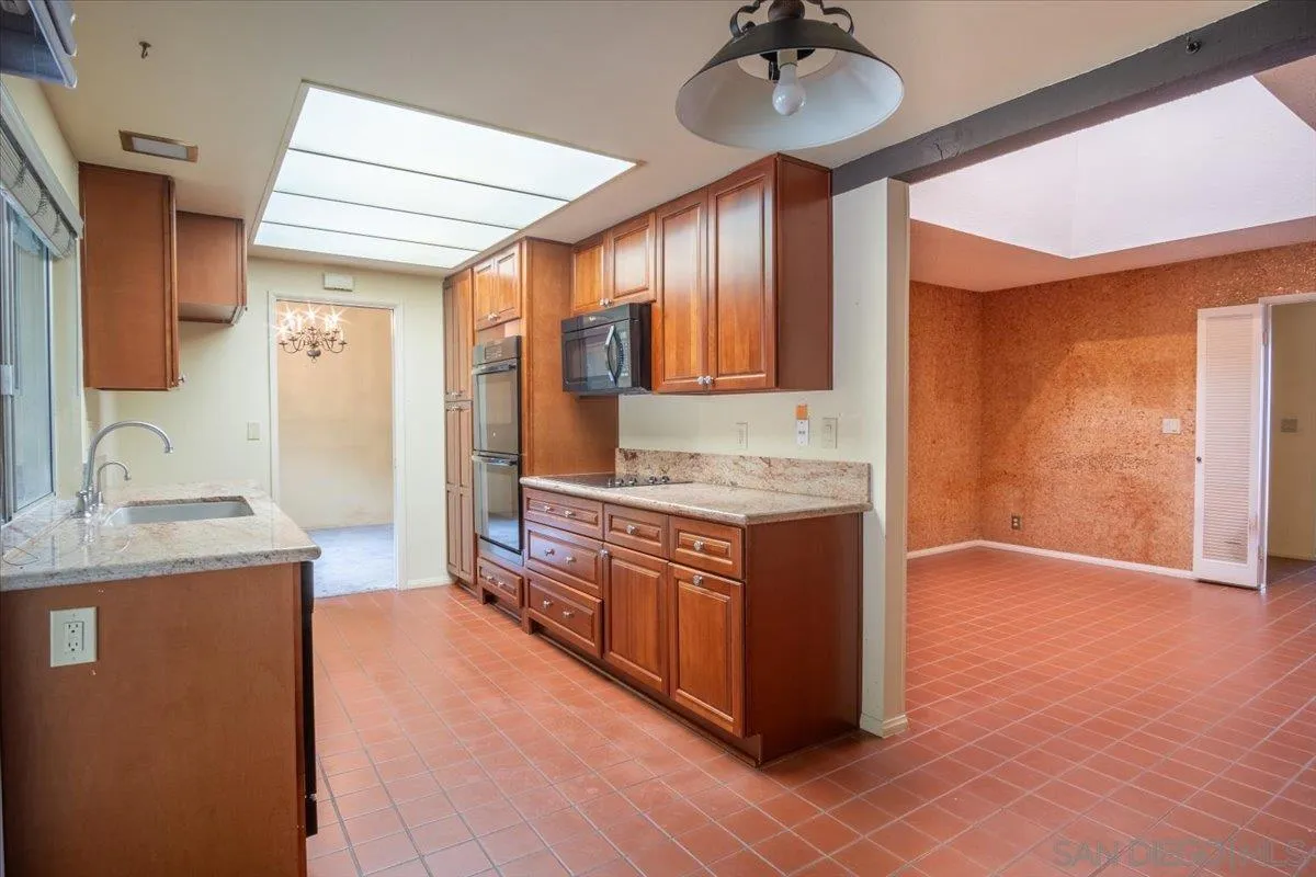 https://cdn.realtyfeed.com/cdn/127/250037057/c2687a9b84ca78ae9acc6879044fece1.webp