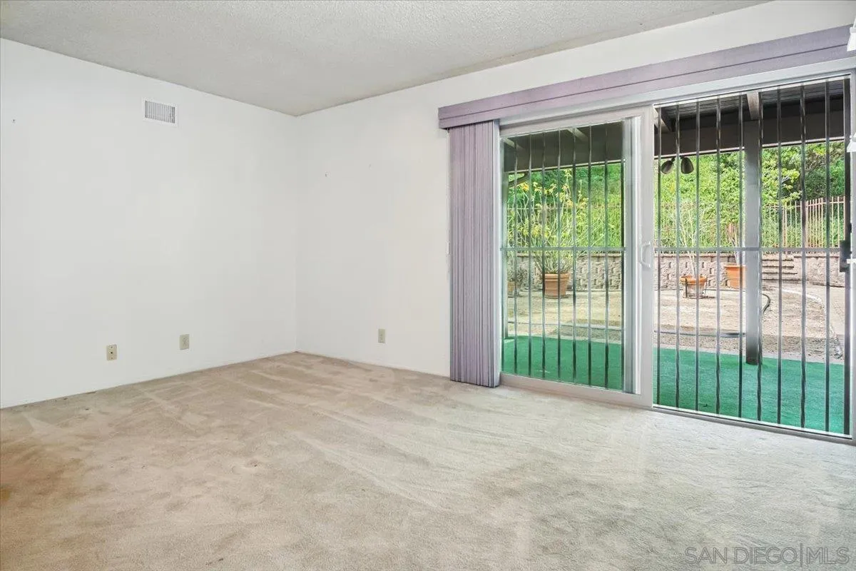 https://cdn.realtyfeed.com/cdn/127/250037057/efb7db539d5ac86f6612d01228b02750.webp