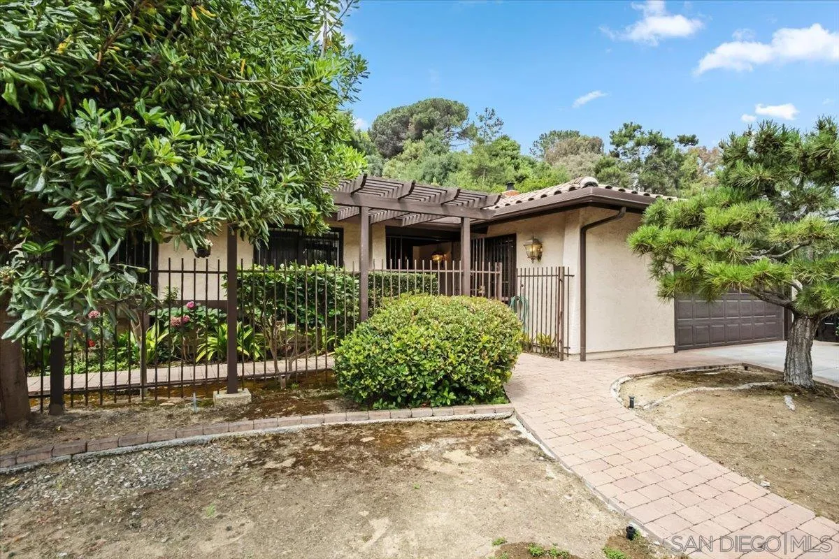 https://cdn.realtyfeed.com/cdn/127/250037057/f5283ef4573626e75a1fd0298d6dde48.webp
