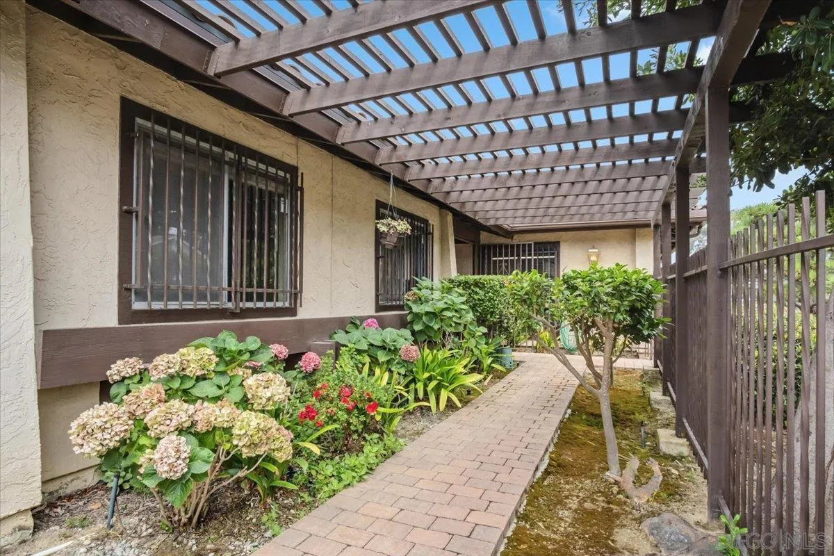 https://cdn.realtyfeed.com/cdn/127/250037057/f9be22246f4a47cb8cdfaec5435d21ea.webp