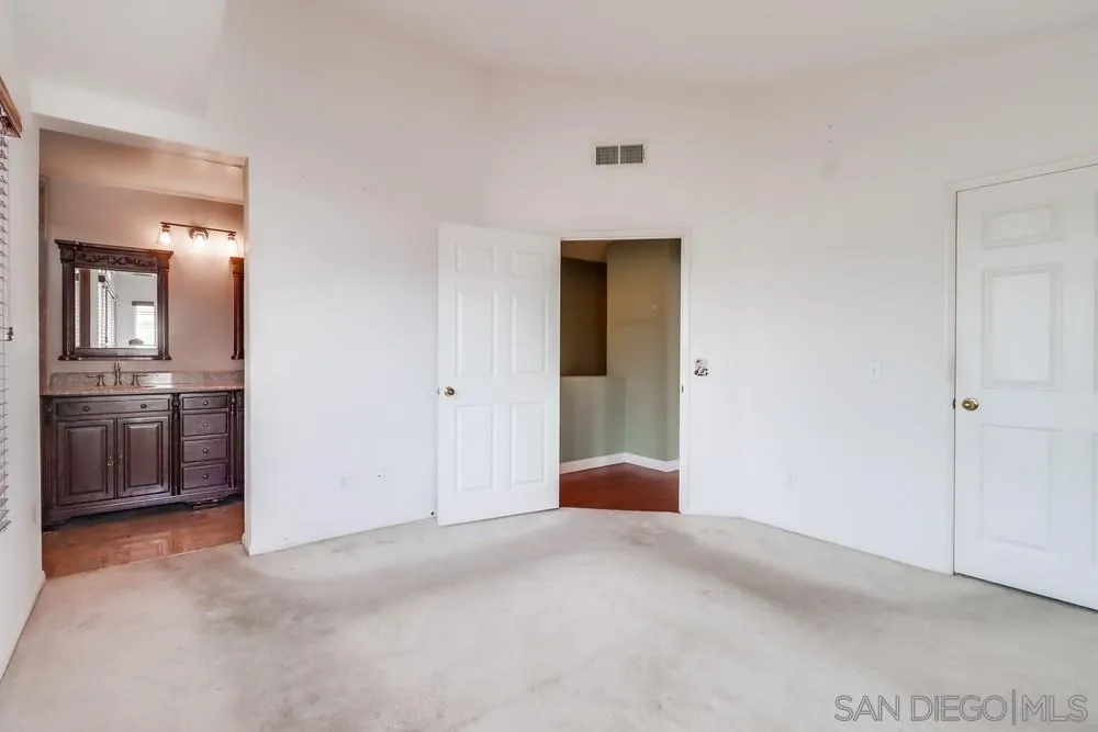 https://cdn.realtyfeed.com/cdn/127/250037058/2849fcdf52a7fb6252e9a4867681a393.webp