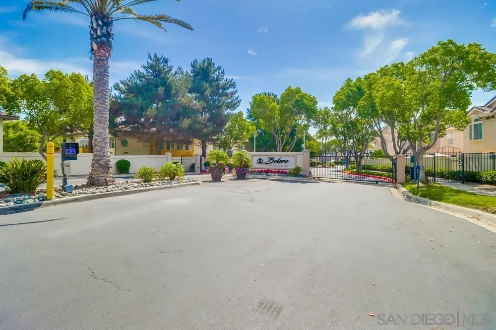 https://cdn.realtyfeed.com/cdn/127/250037058/3b378d3cdbb9534b5708cb59fa3b103e.webp