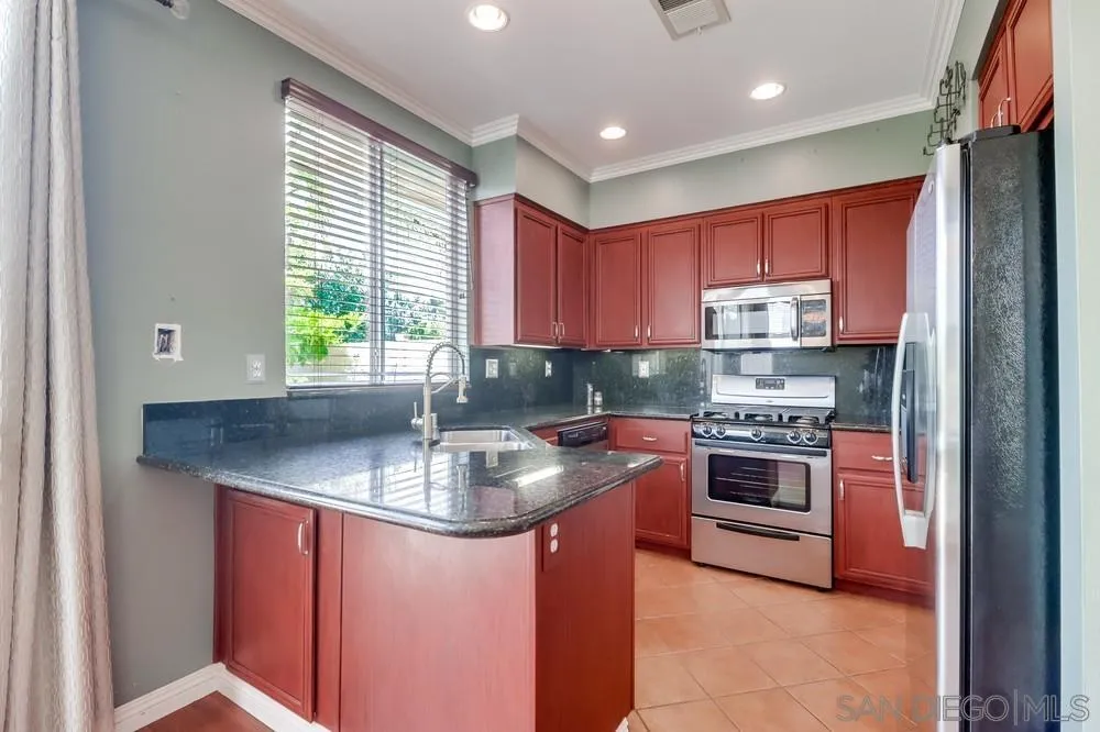 https://cdn.realtyfeed.com/cdn/127/250037058/4604cf509d3e844d85f408337e95782e.webp
