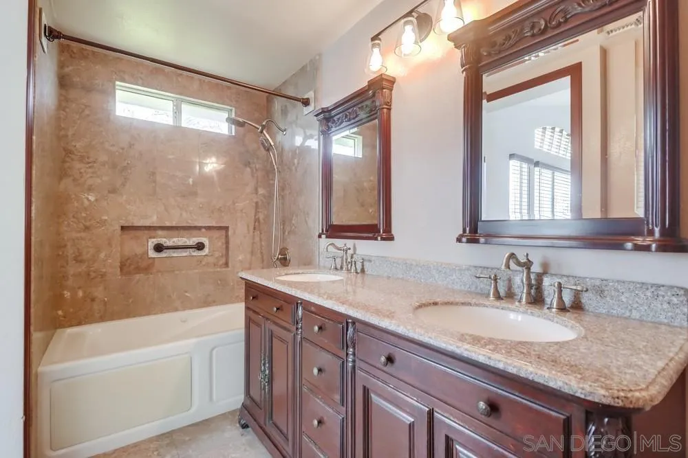 https://cdn.realtyfeed.com/cdn/127/250037058/470629b3561adb4f7a9dd1a0348ee3d6.webp