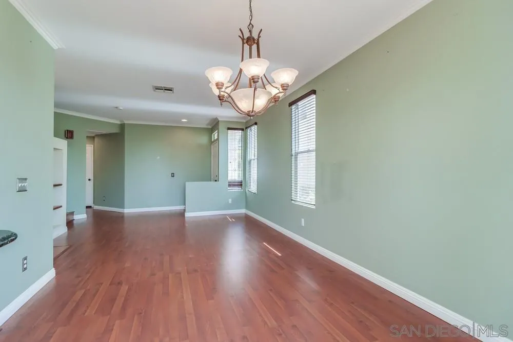 https://cdn.realtyfeed.com/cdn/127/250037058/8c8d7567283720aaf9a8e00a19a26636.webp