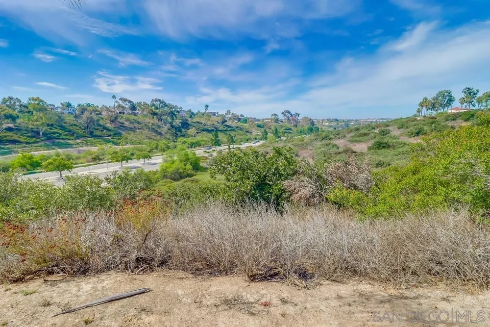 https://cdn.realtyfeed.com/cdn/127/250037058/b1616a707d3ff6509ad7d698025e4124.webp