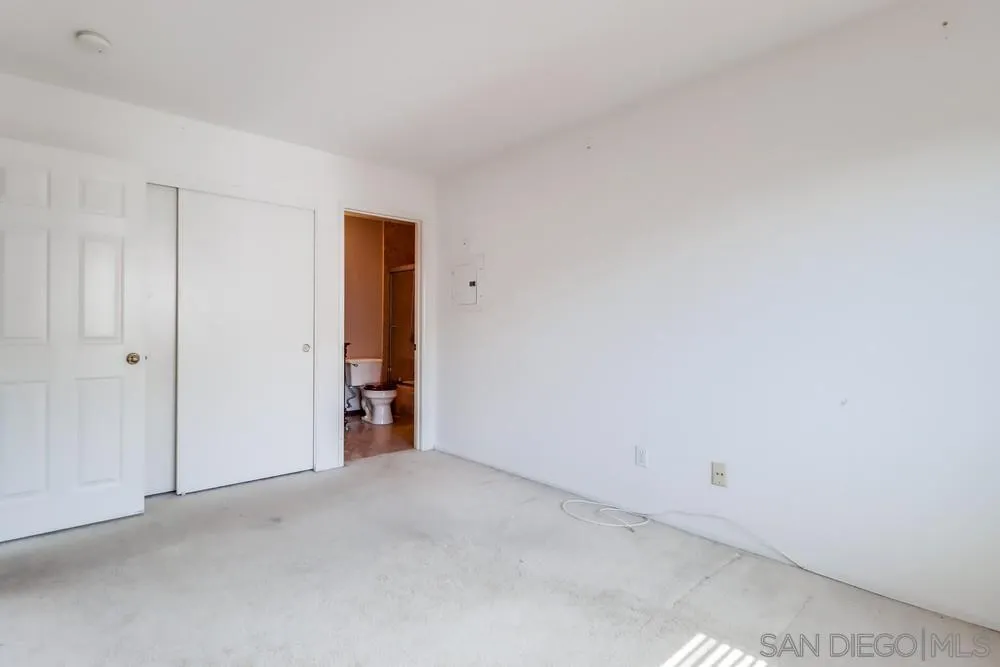 https://cdn.realtyfeed.com/cdn/127/250037058/efaf57bf9a70e350ab497a7b6d494c07.webp