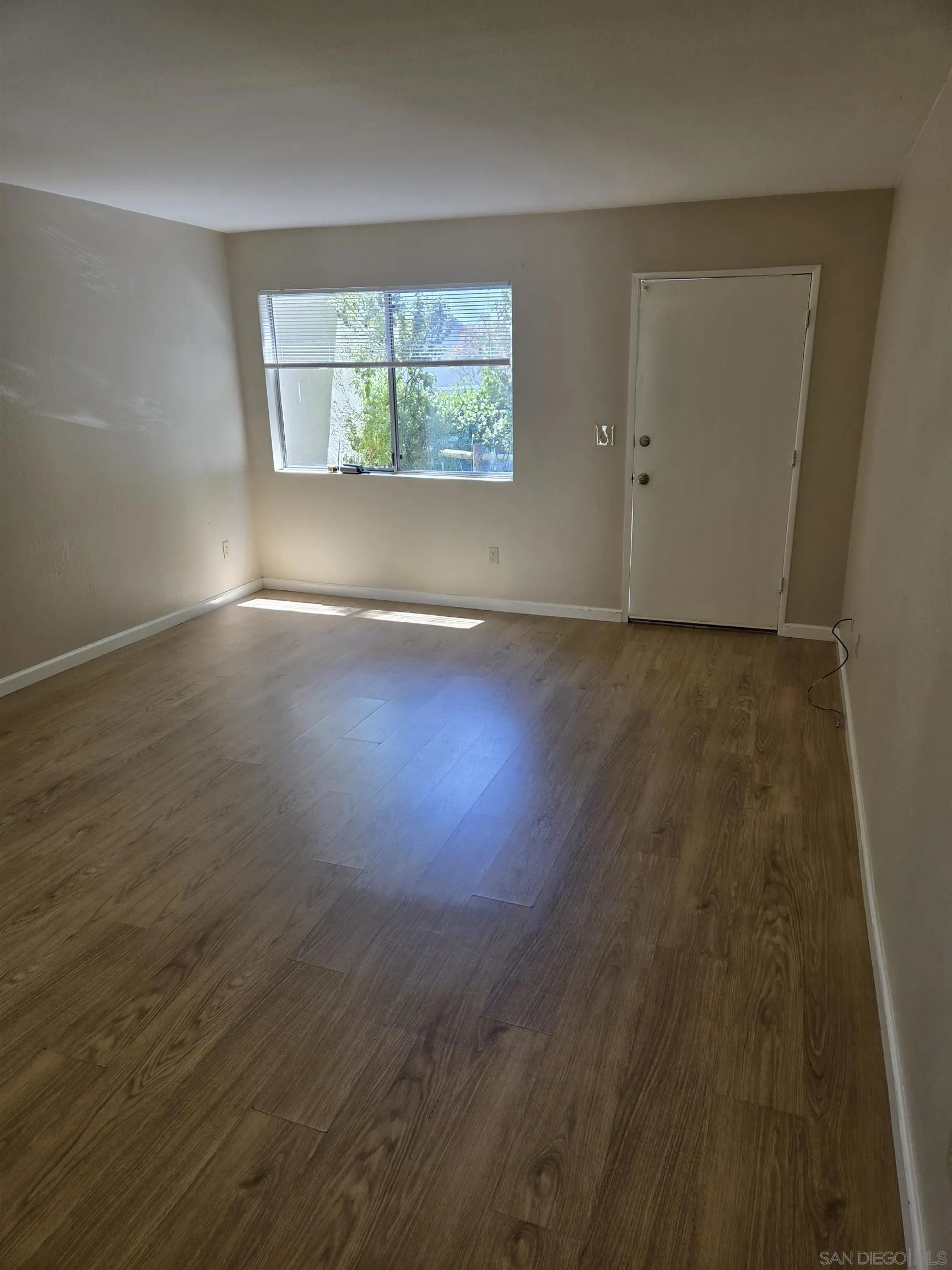 https://cdn.realtyfeed.com/cdn/127/250037059/0c64b9eef4d0a92e7123e95c749b06c0.webp
