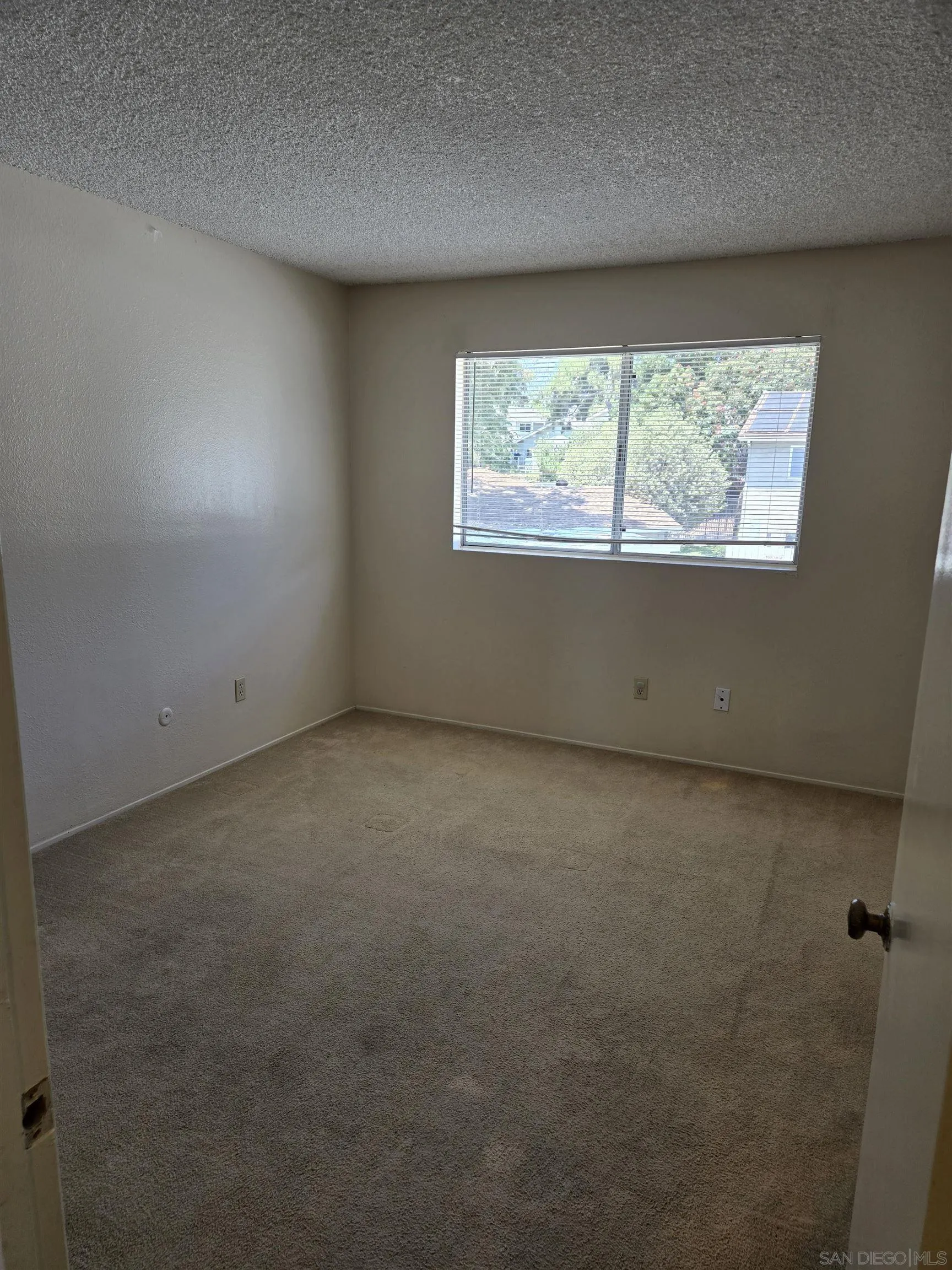 https://cdn.realtyfeed.com/cdn/127/250037059/d7ce15bc7a55e26371804484e6bfd37e.webp