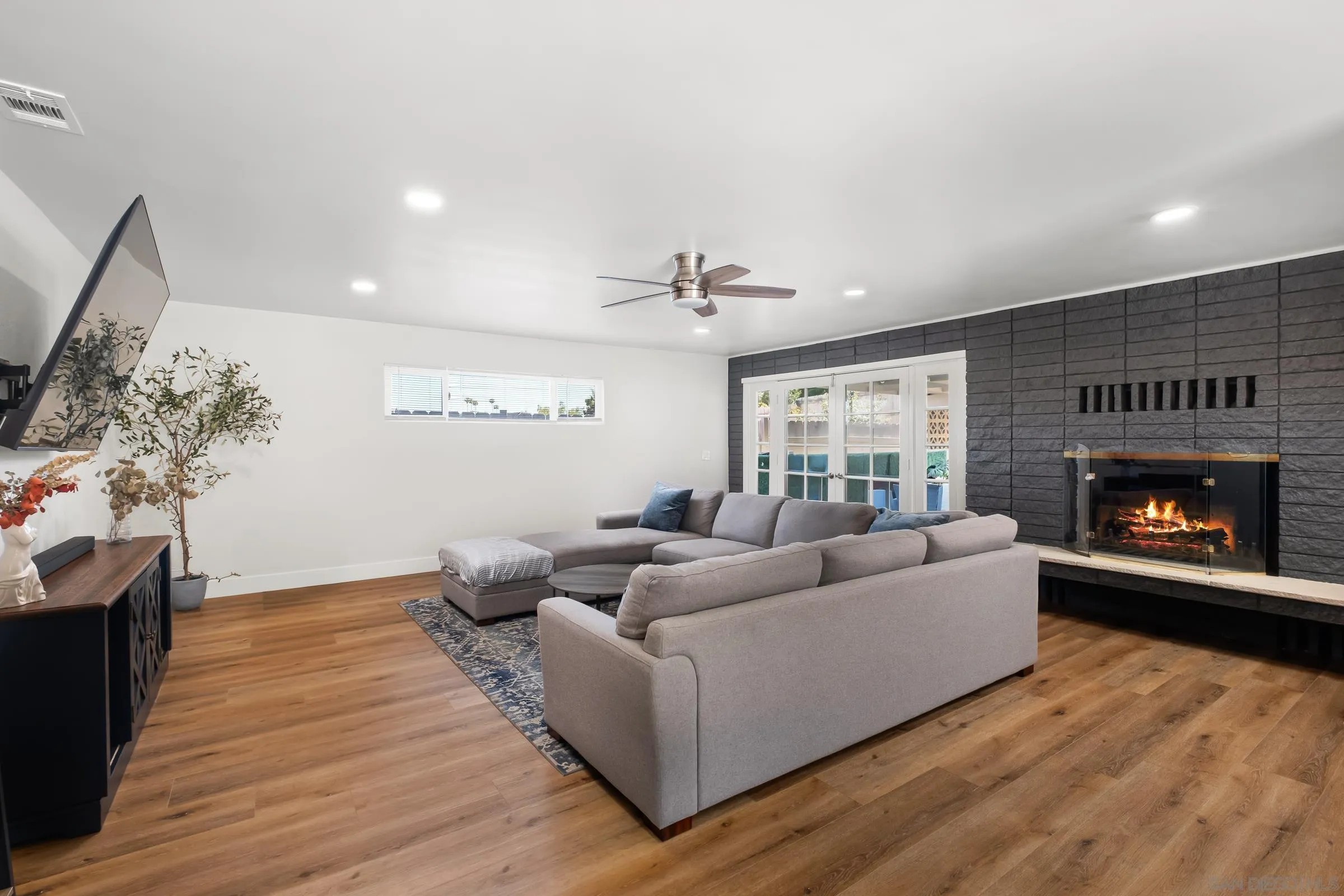 https://cdn.realtyfeed.com/cdn/127/250037062/593699150b1ec79357efd0f49041a9c9.webp