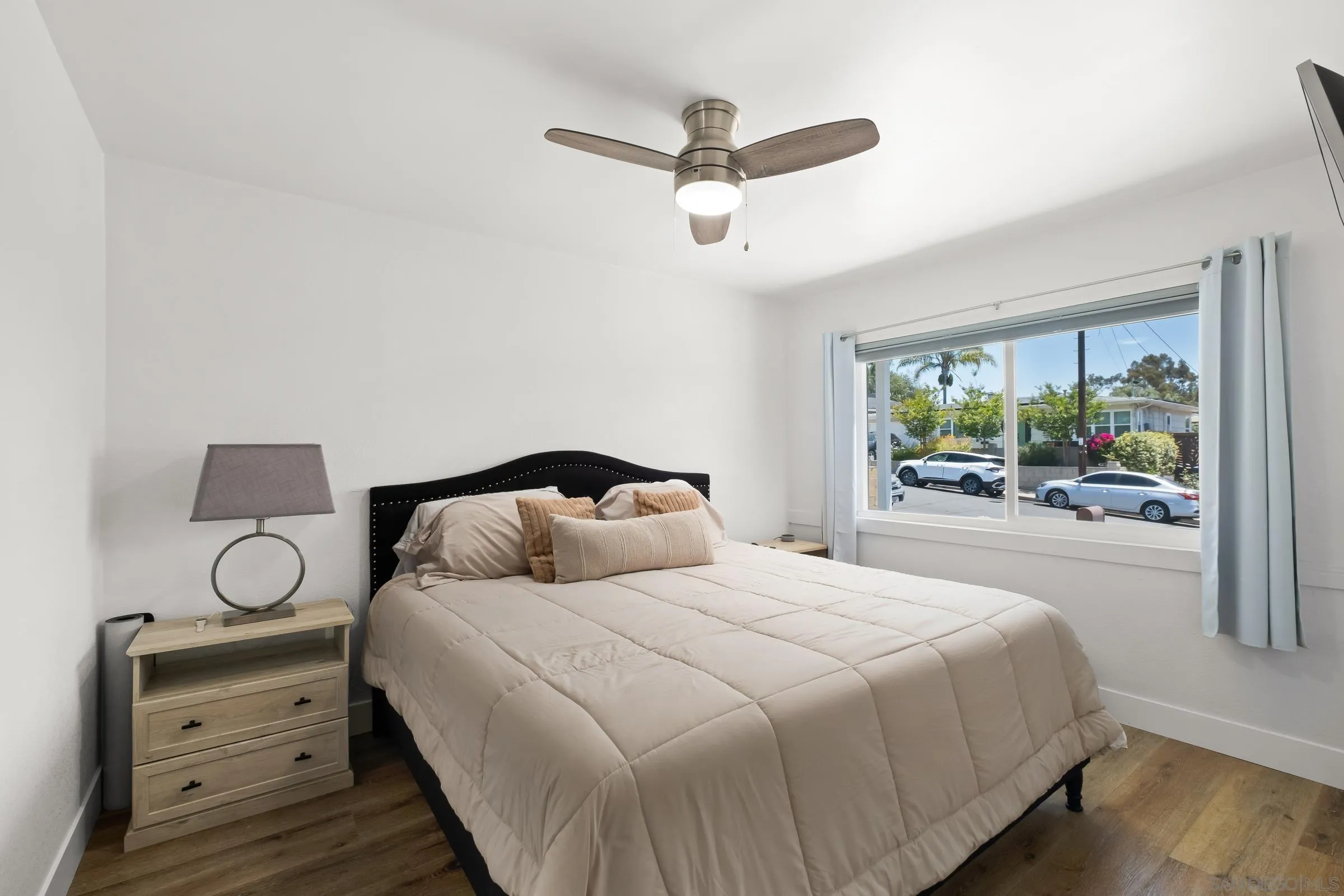 https://cdn.realtyfeed.com/cdn/127/250037062/e4387212a2a844832571dbf969330277.webp