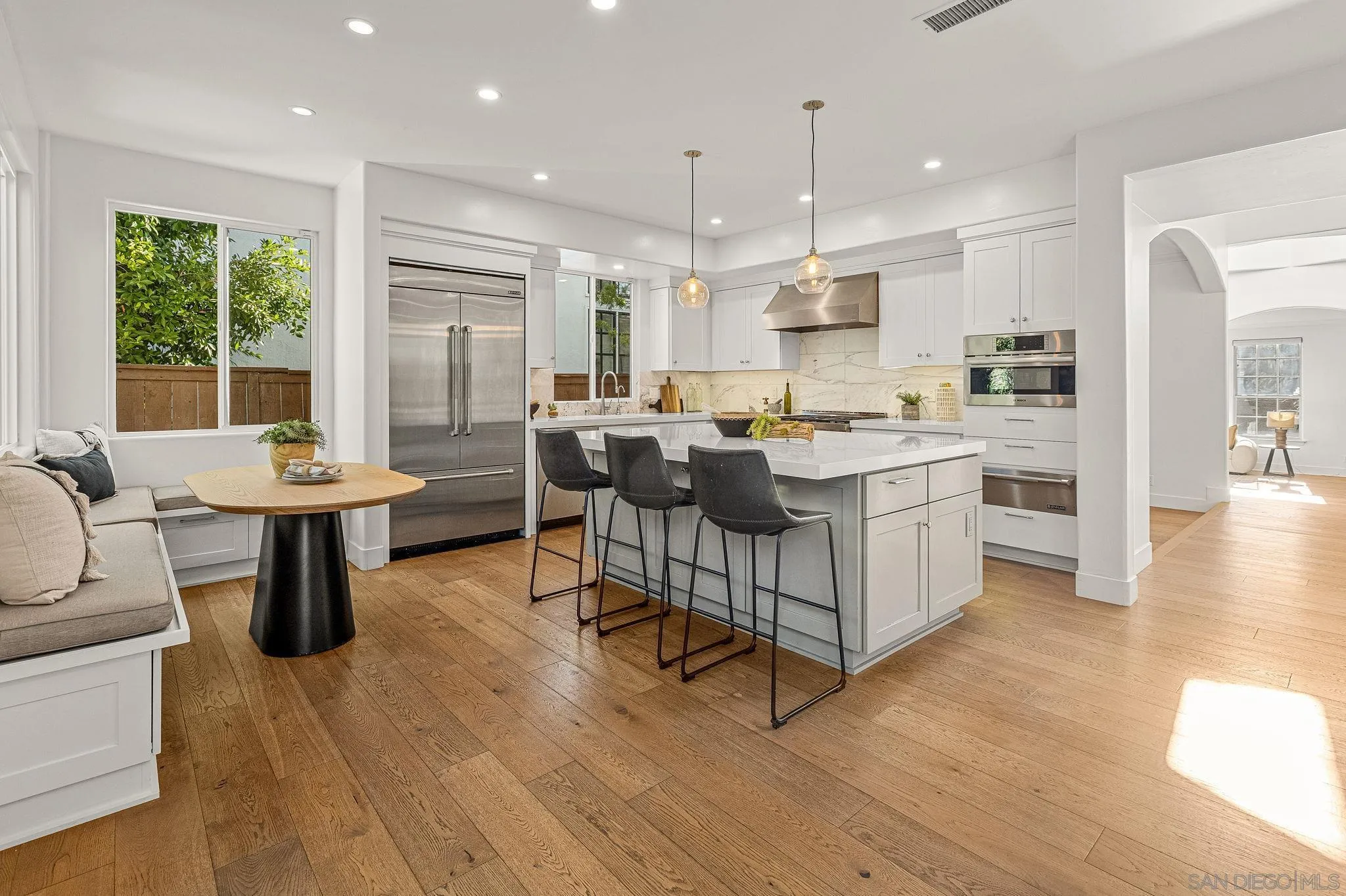 https://cdn.realtyfeed.com/cdn/127/250037064/08527c970ec44adb8252f74f847445b3.webp