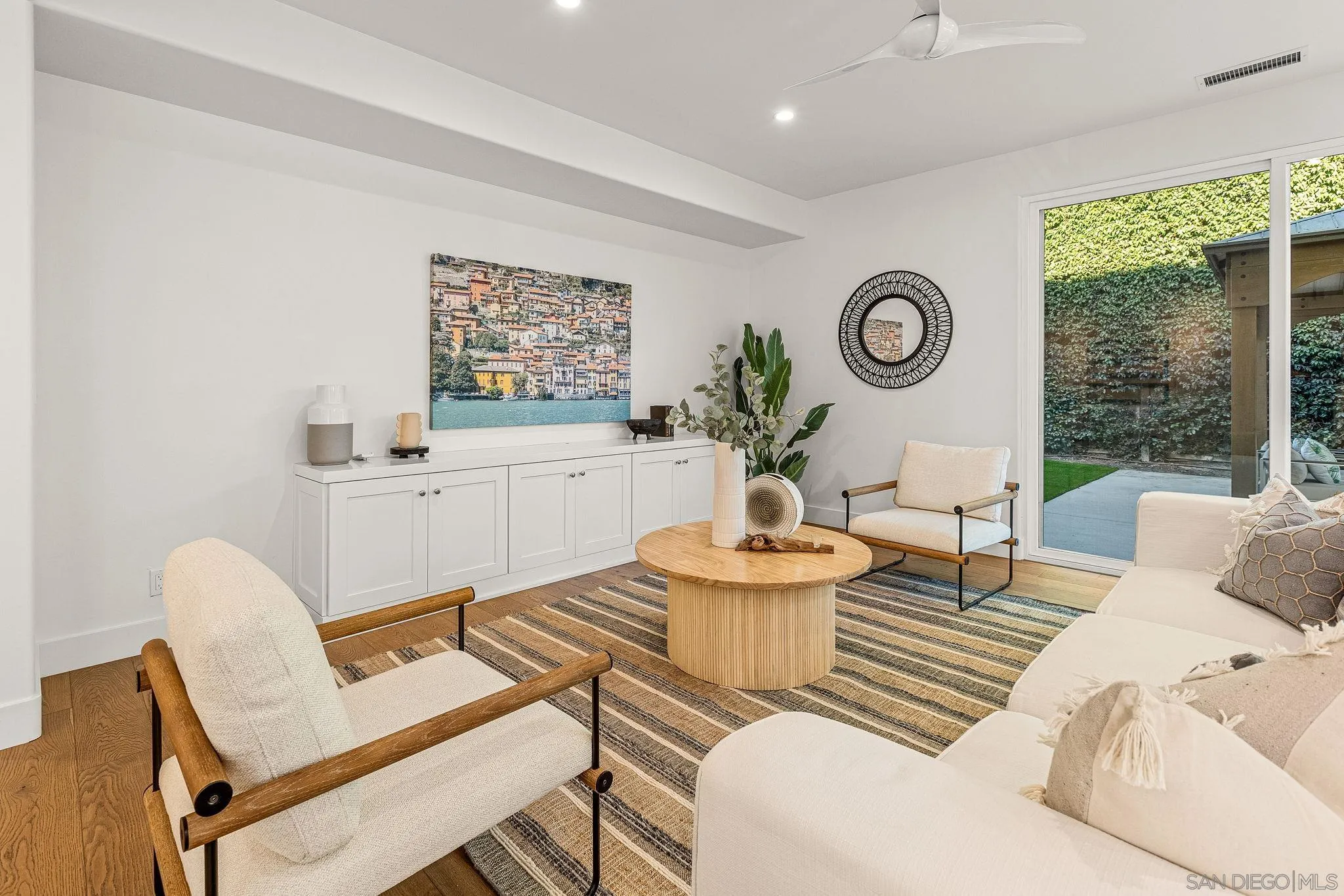 https://cdn.realtyfeed.com/cdn/127/250037064/40a22ab0b4237818bc7c33c57630fa78.webp