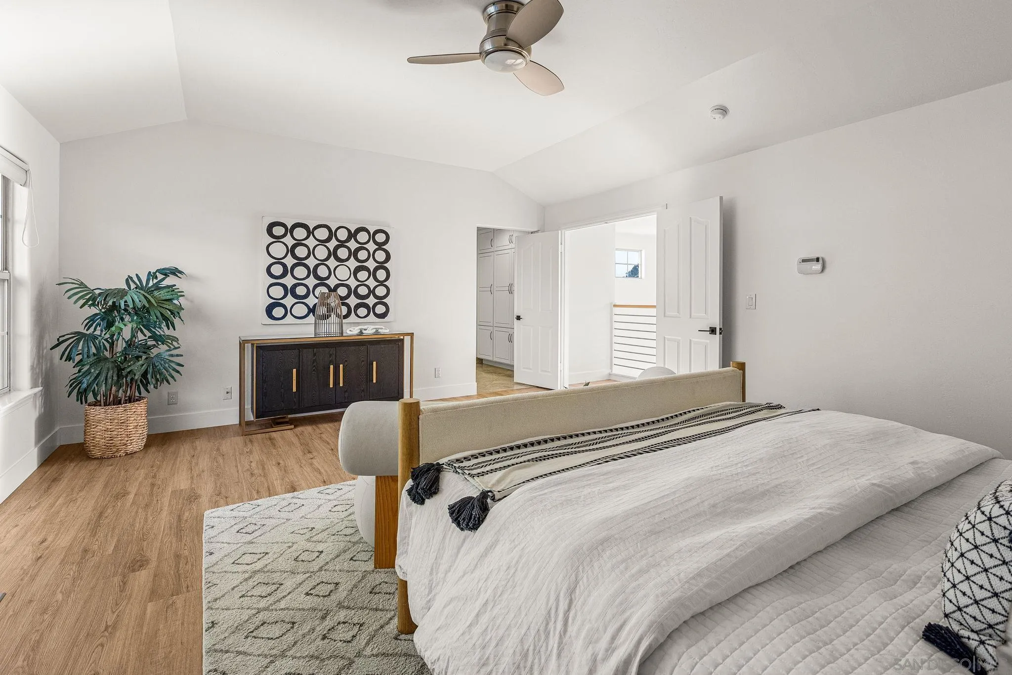 https://cdn.realtyfeed.com/cdn/127/250037064/64d0b1427a2d6a586a1336afe339303c.webp