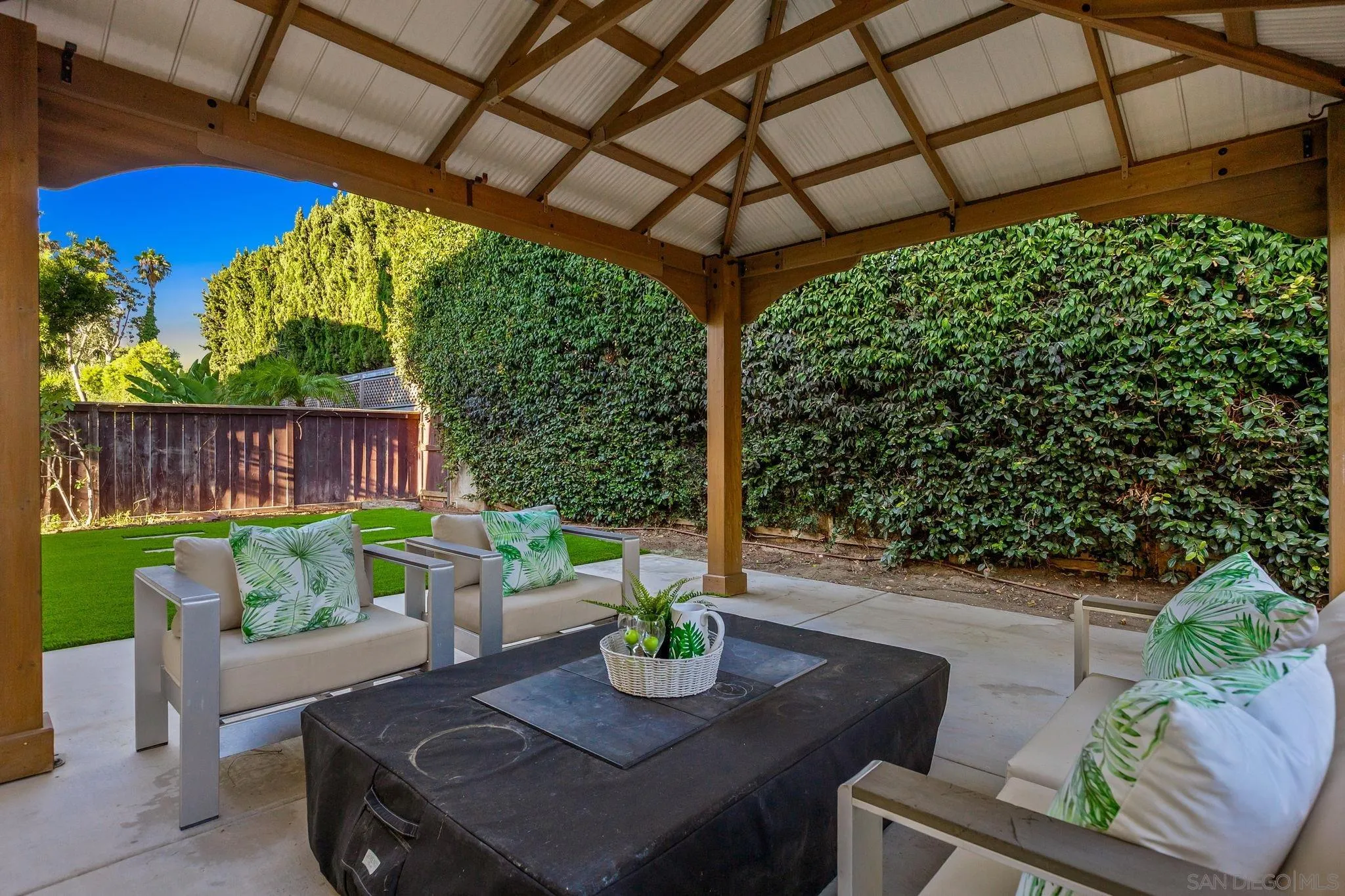 https://cdn.realtyfeed.com/cdn/127/250037064/ca95f5206b015bd0b4b53174931ff563.webp