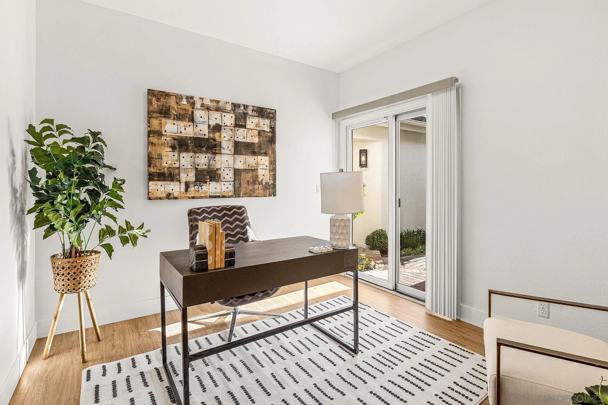 https://cdn.realtyfeed.com/cdn/127/250037064/f886f9b9e66856a6803c63cc8bbd06f3.webp