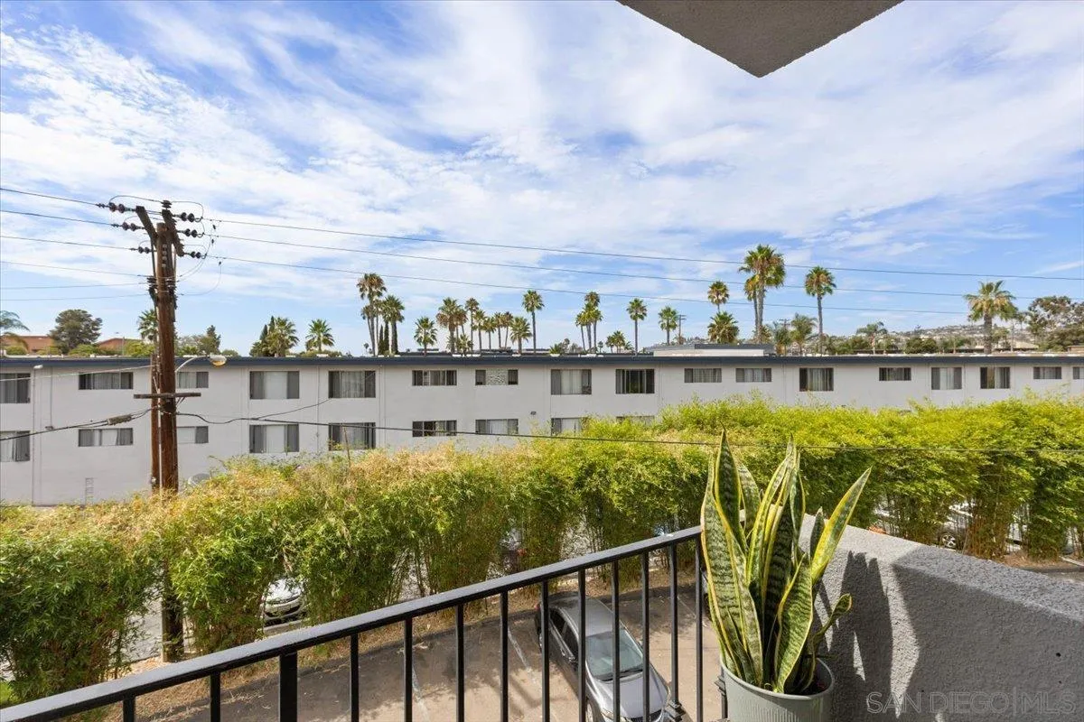 https://cdn.realtyfeed.com/cdn/127/250037067/ab3b717338a63995a6b659cec4194ce0.webp