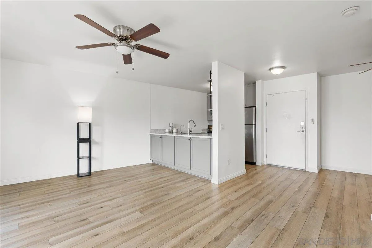 https://cdn.realtyfeed.com/cdn/127/250037067/b3521ed7ef6a61ddc3e8d097ce1804f4.webp