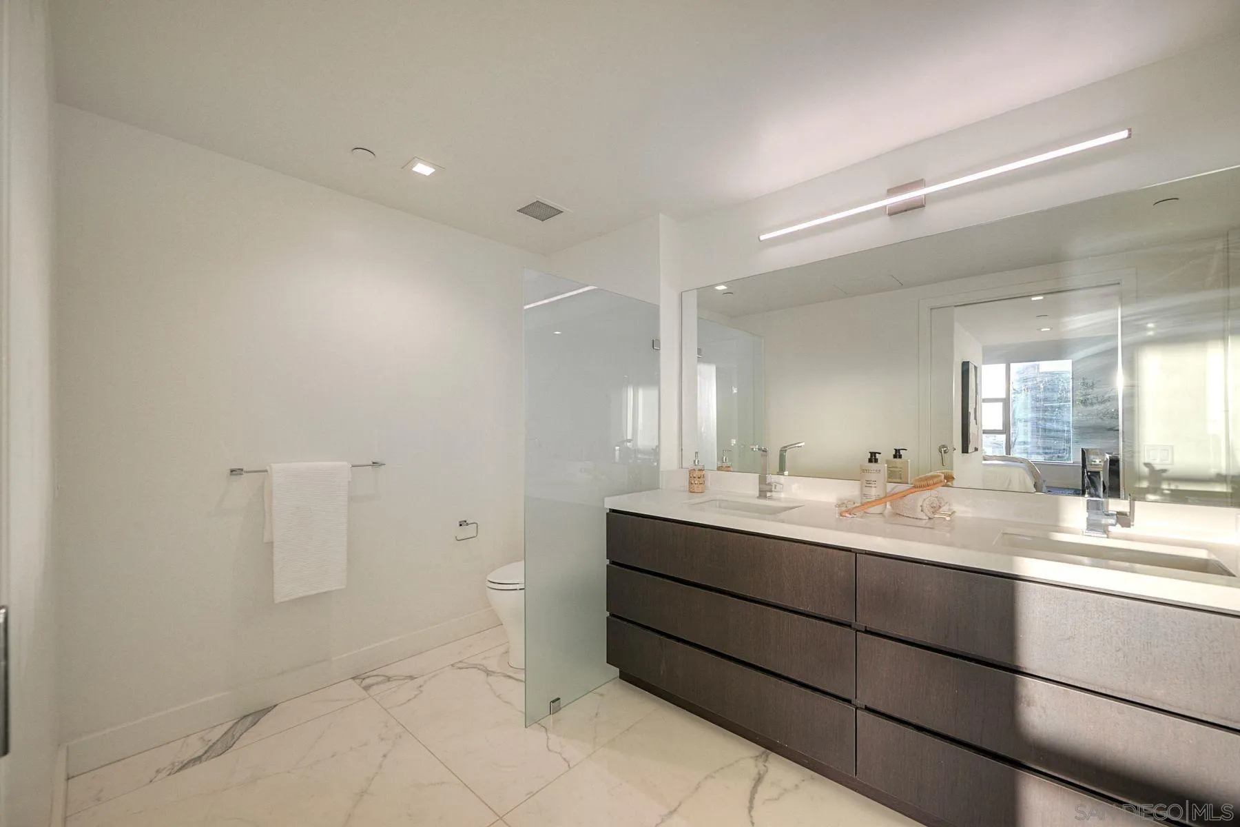 Photo #17: 250037068 Listing: Photo #17