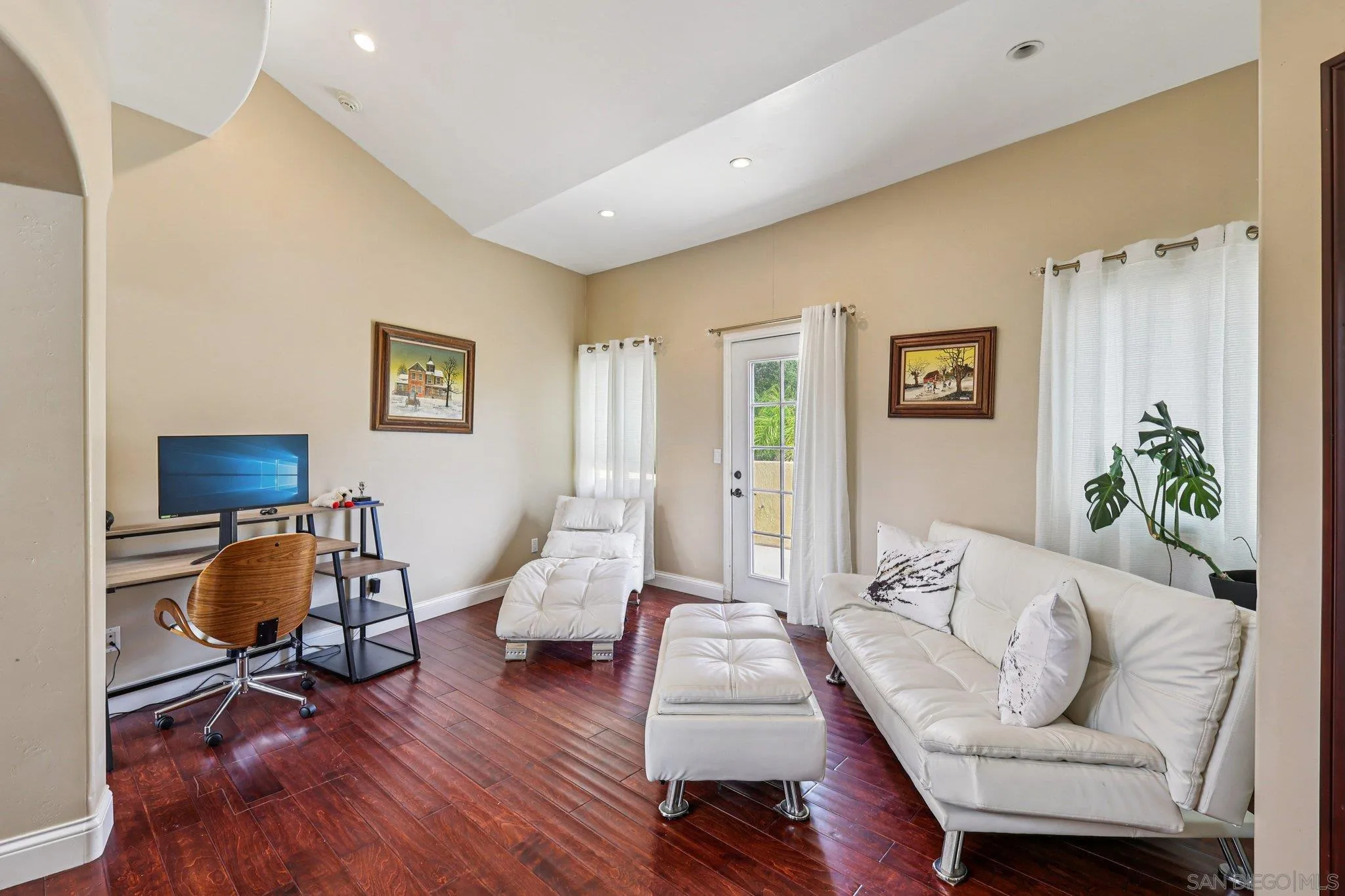 https://cdn.realtyfeed.com/cdn/127/250037070/45fc5e6dcd640d1ecc6bbb61f9796d70.webp