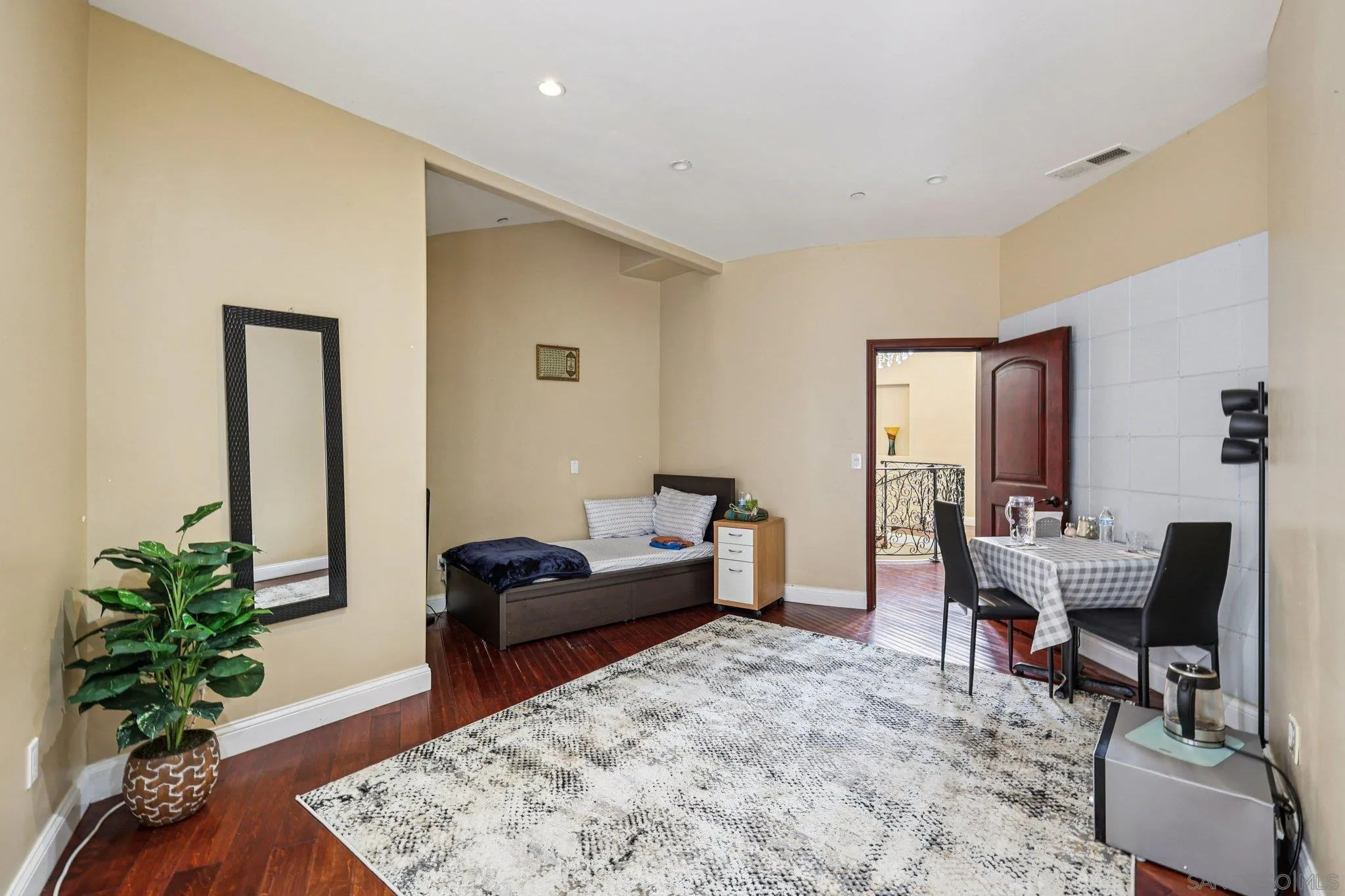 https://cdn.realtyfeed.com/cdn/127/250037070/5c6fa683d0abc3635b5b0a2076242833.webp