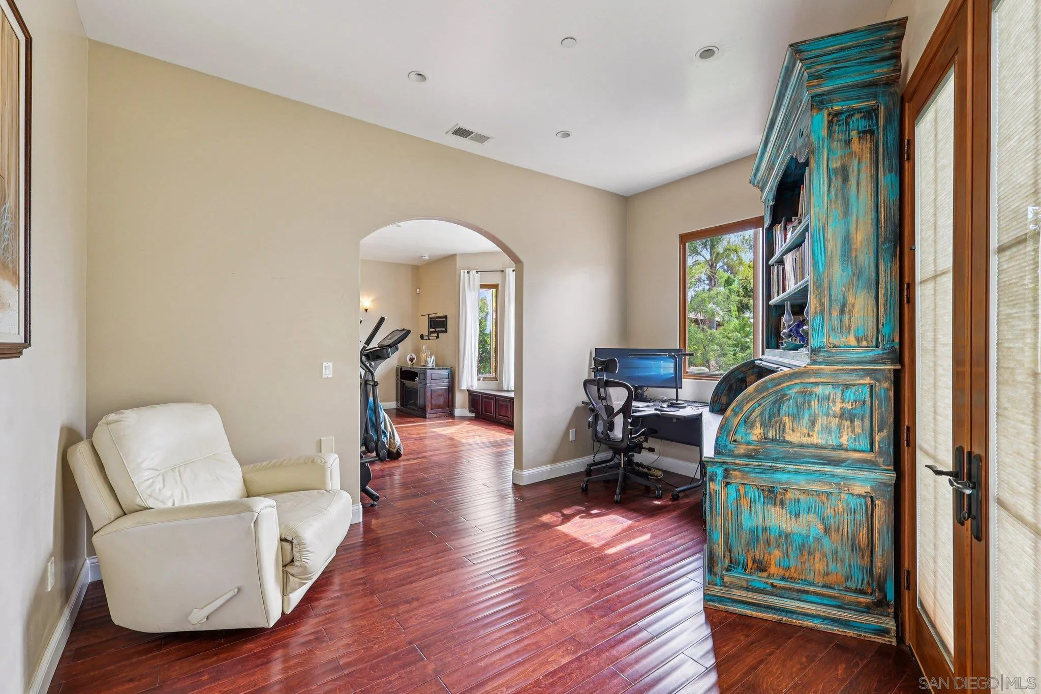 https://cdn.realtyfeed.com/cdn/127/250037070/64653b44cf31e2e2fa1cfe8685a50164.webp
