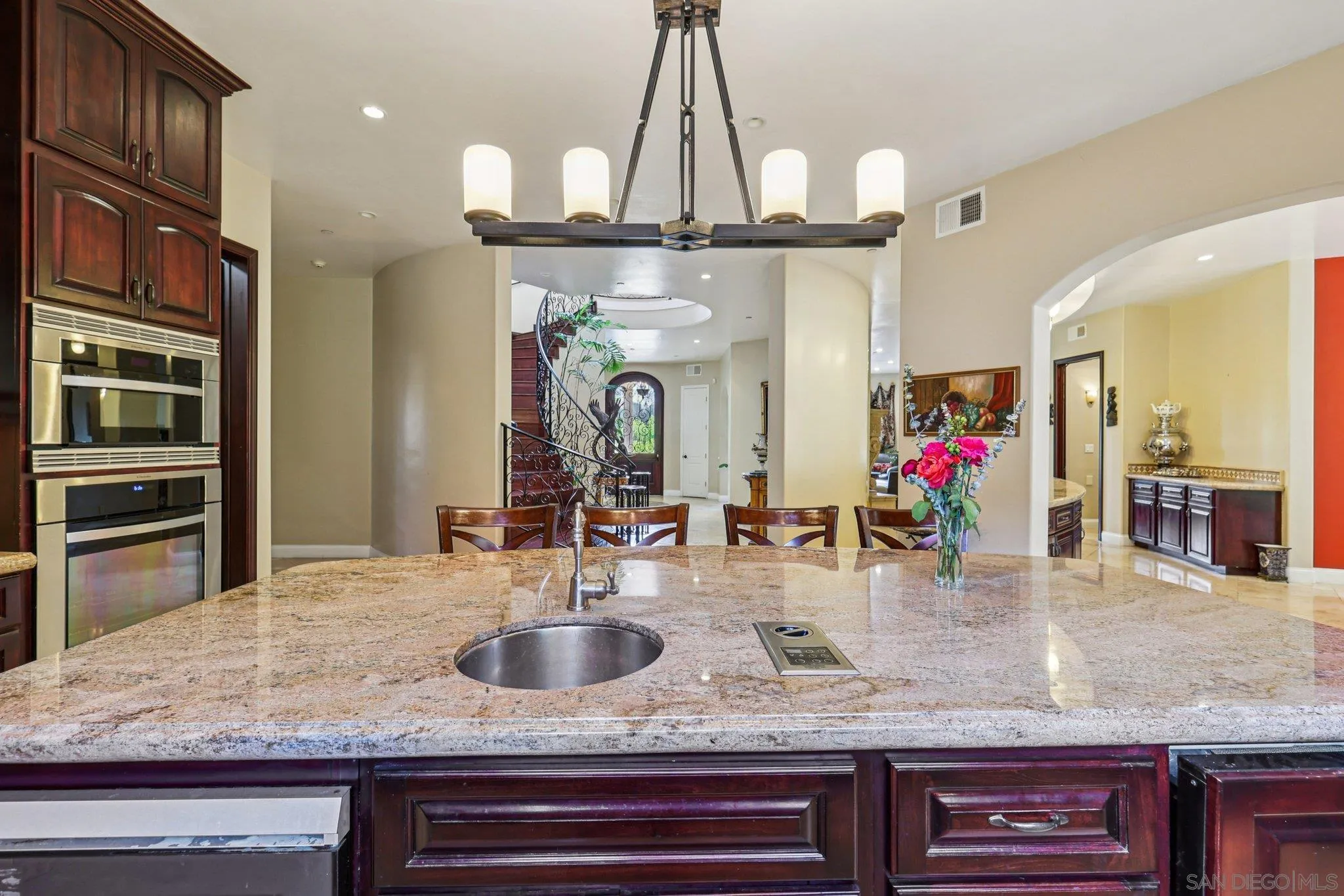 https://cdn.realtyfeed.com/cdn/127/250037070/646672d65c4791c1b9790d0ad4600f9b.webp