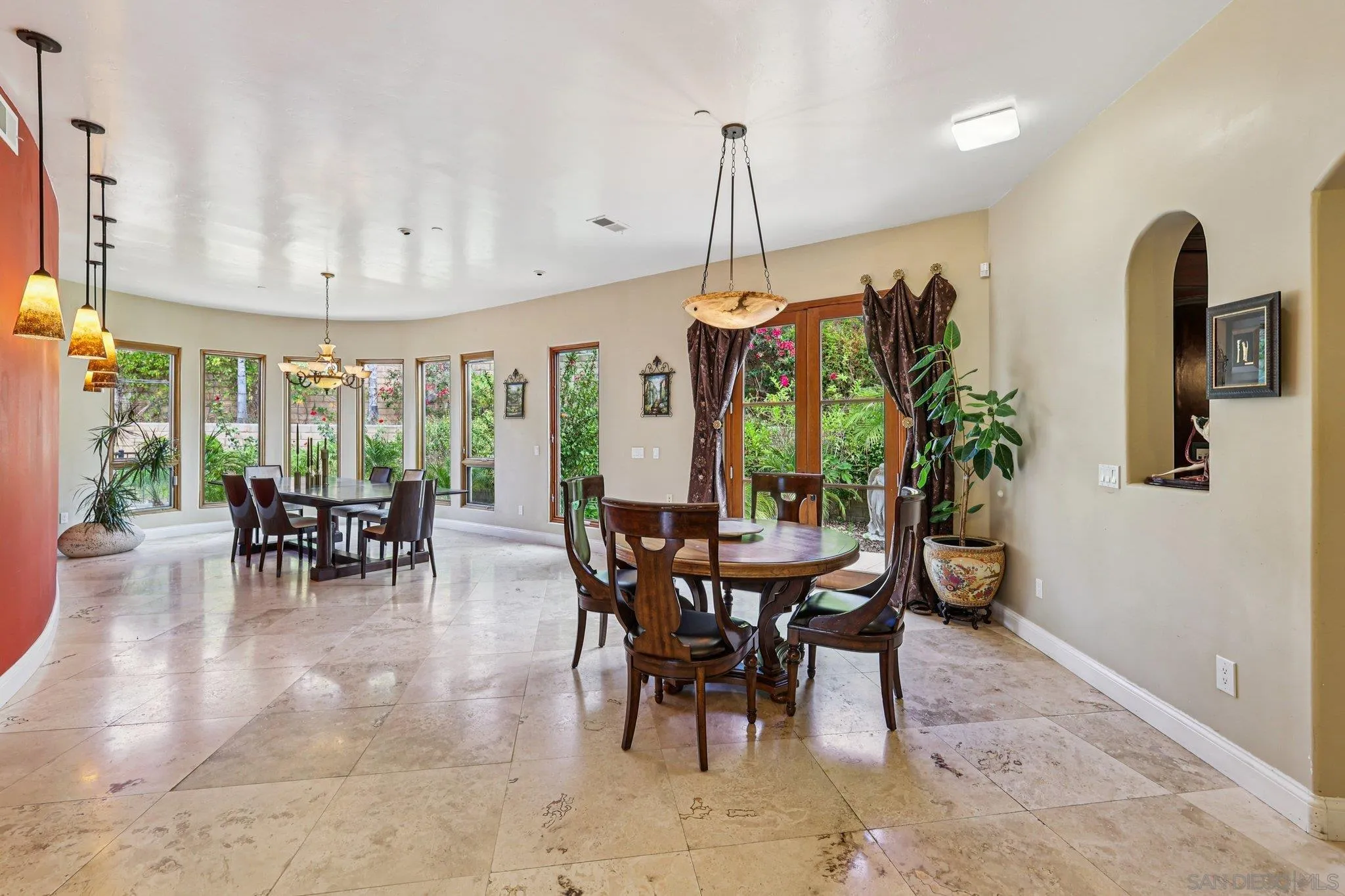 https://cdn.realtyfeed.com/cdn/127/250037070/691b562a8d48b889a672fc7abc5d7224.webp