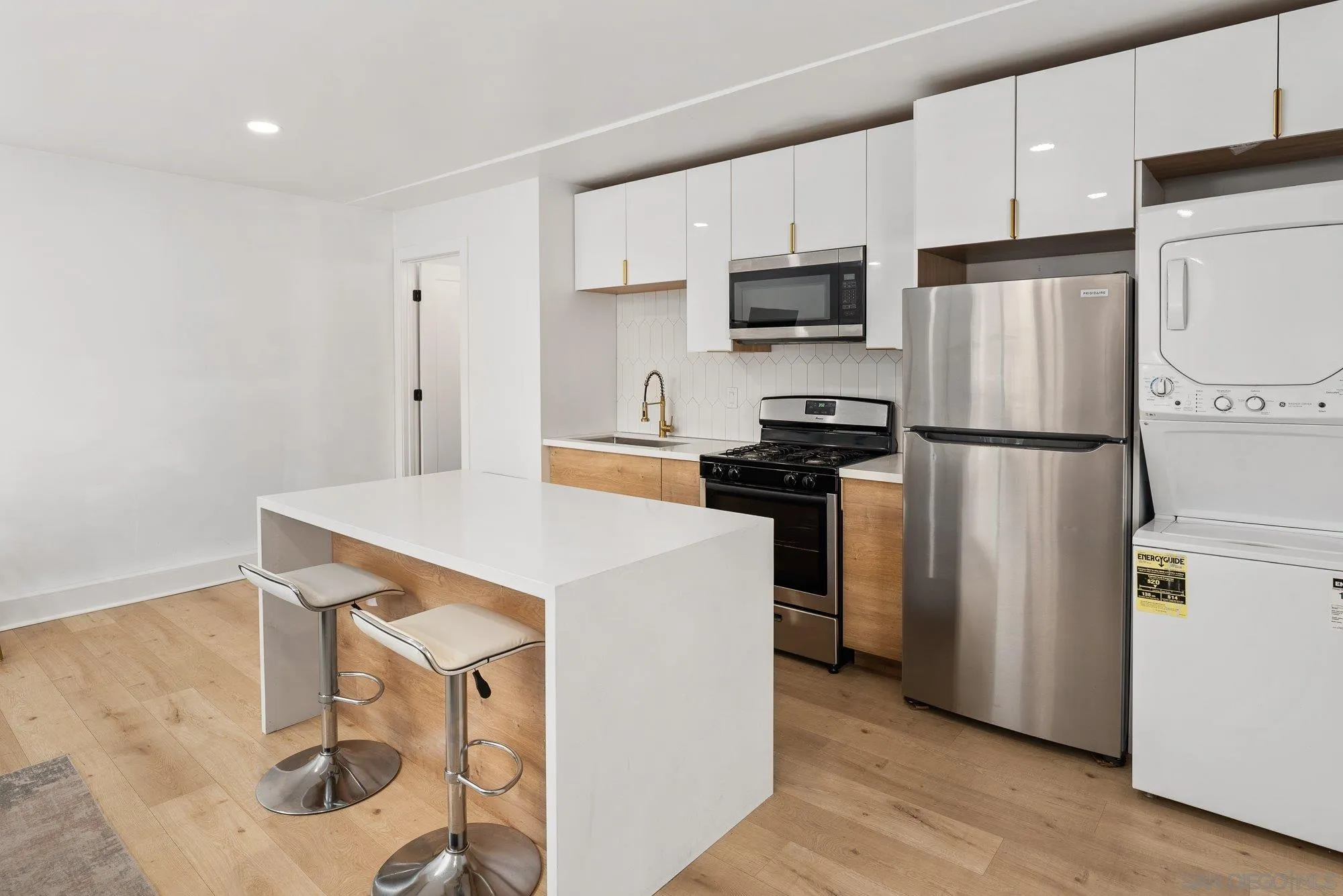 https://cdn.realtyfeed.com/cdn/127/250037077/382fccb7edabd22e34b279bfbe6168a3.webp