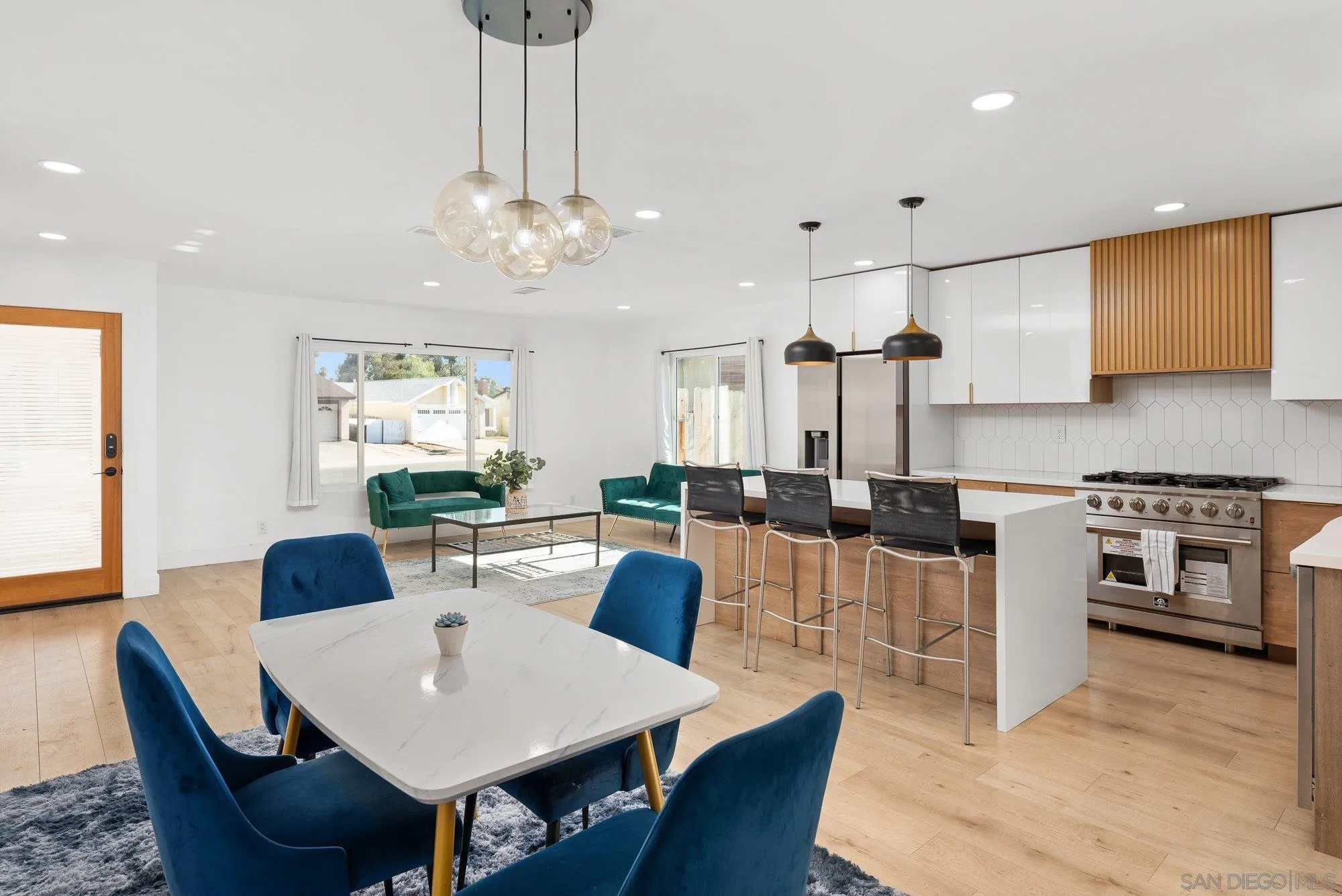 https://cdn.realtyfeed.com/cdn/127/250037077/3e3cd9b631a6e9ee897e8e36a7b2c203.webp