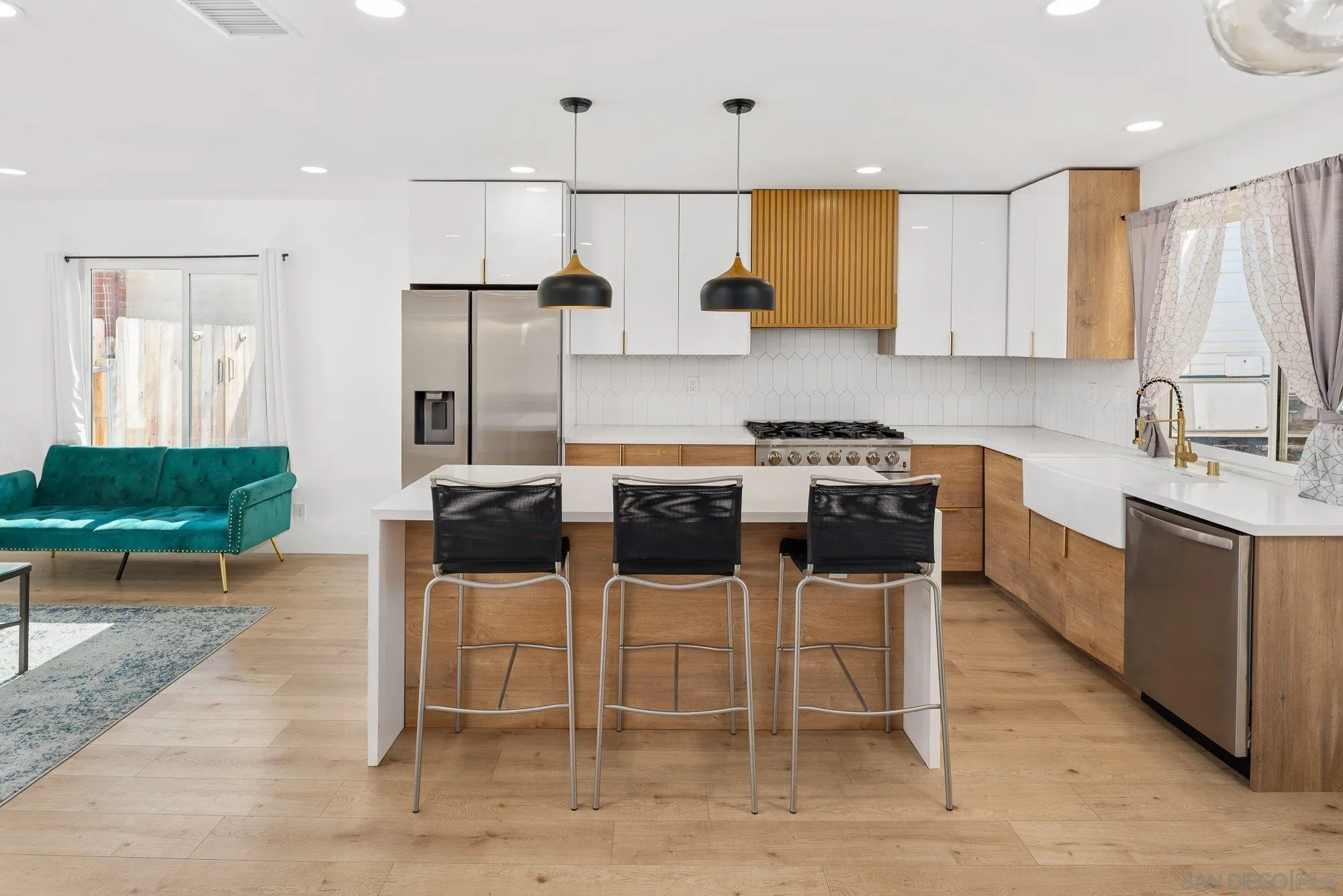 https://cdn.realtyfeed.com/cdn/127/250037077/57e90fb5806196d3cda281a664eebe58.webp