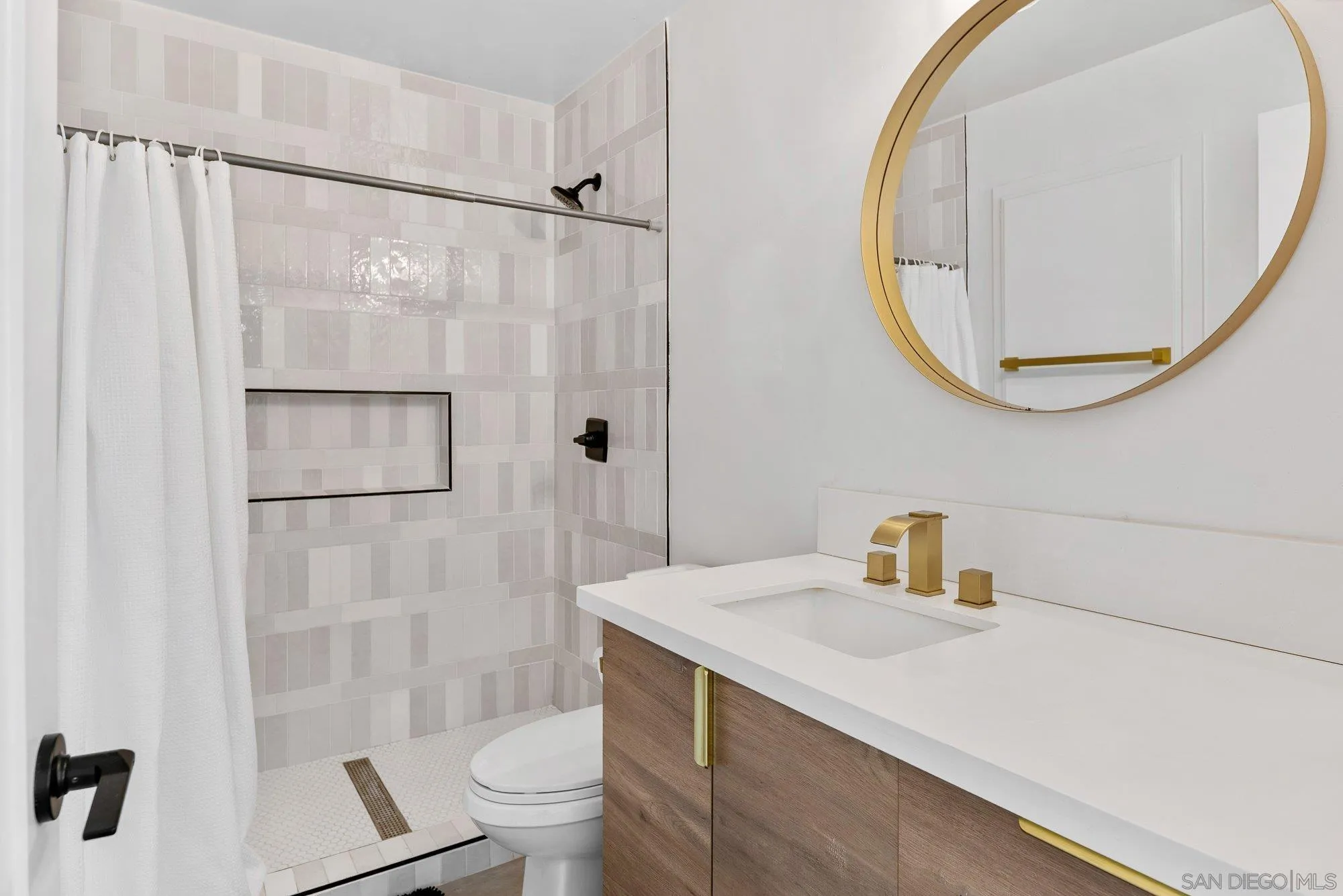 https://cdn.realtyfeed.com/cdn/127/250037077/5f2de10f3625dce1e4811a53eb78ac89.webp